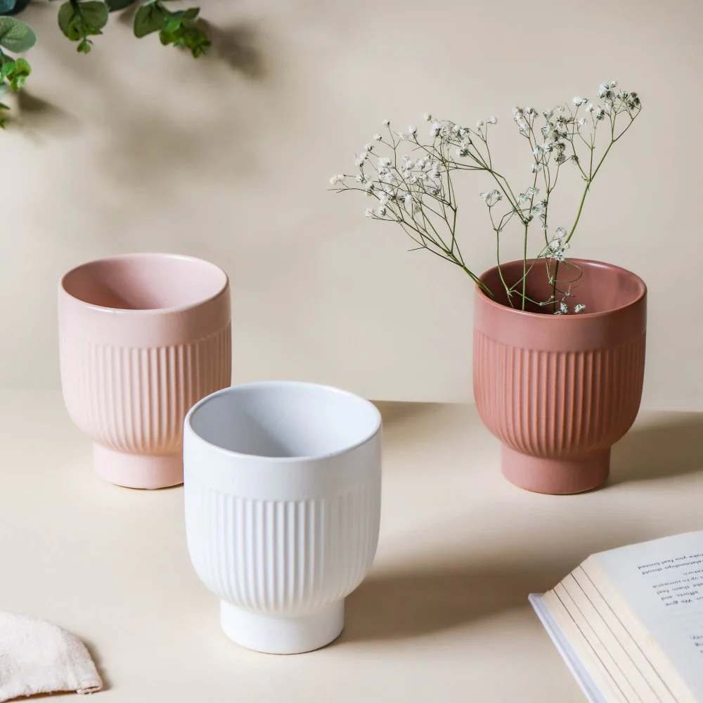 Ribbed Ceramic Vase - Image 3