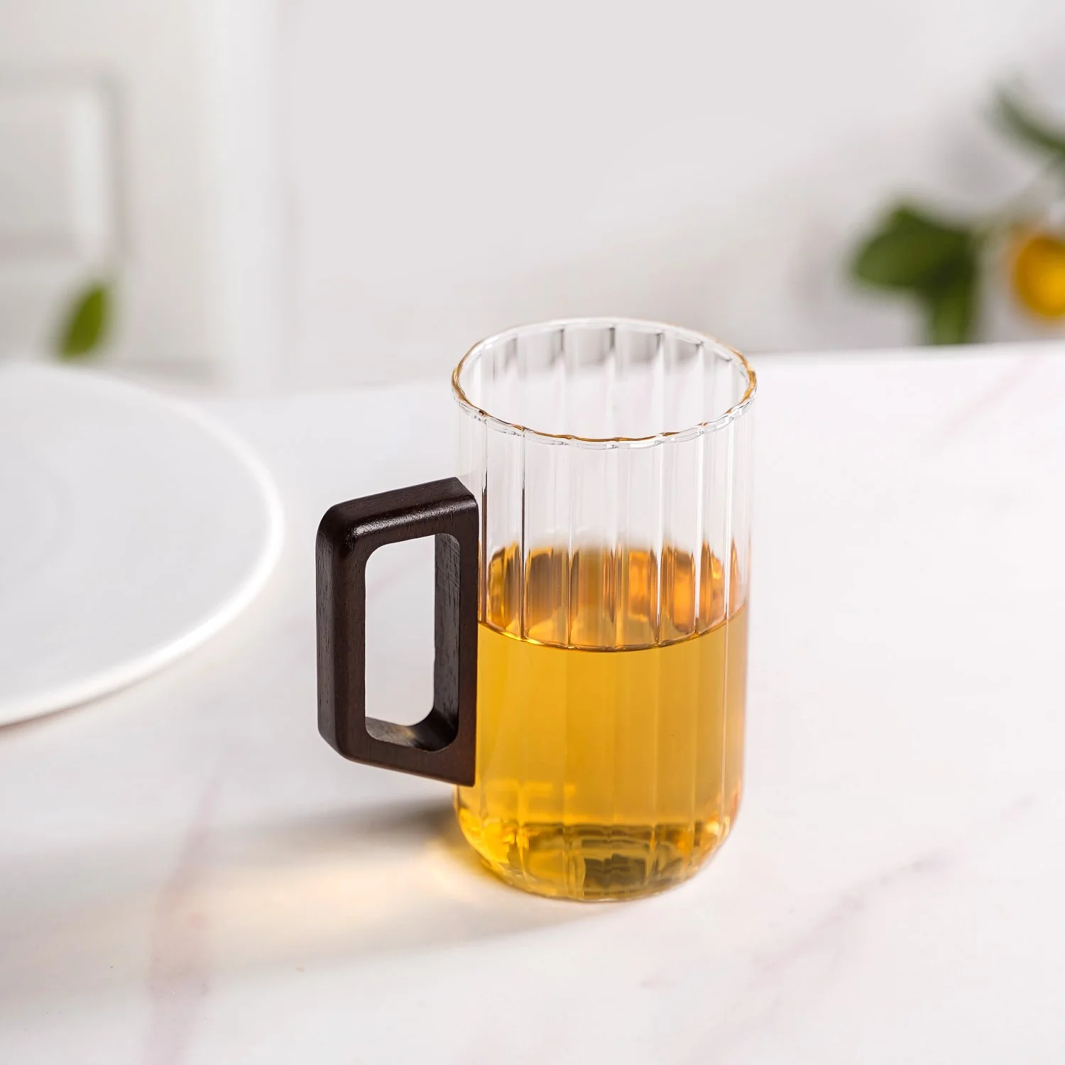 Ribbed Large Glass Mug With Wooden Handle 500ml - Image 7