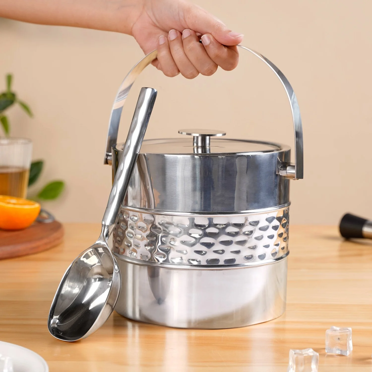 Robust Stainless Steel Ice Bucket With Scoop Shovel 2200ml - Image 4