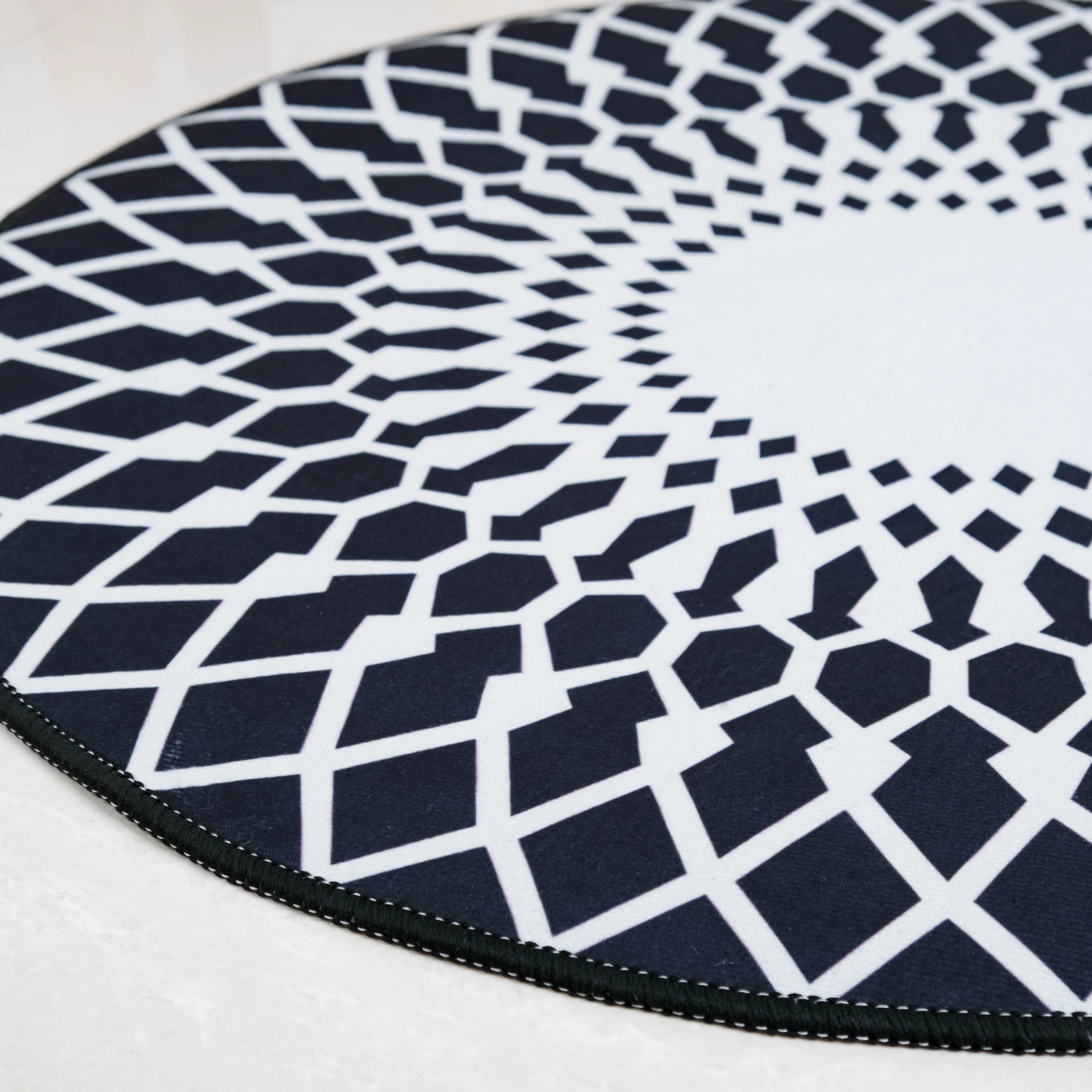 Round Carpet Black - Image 4