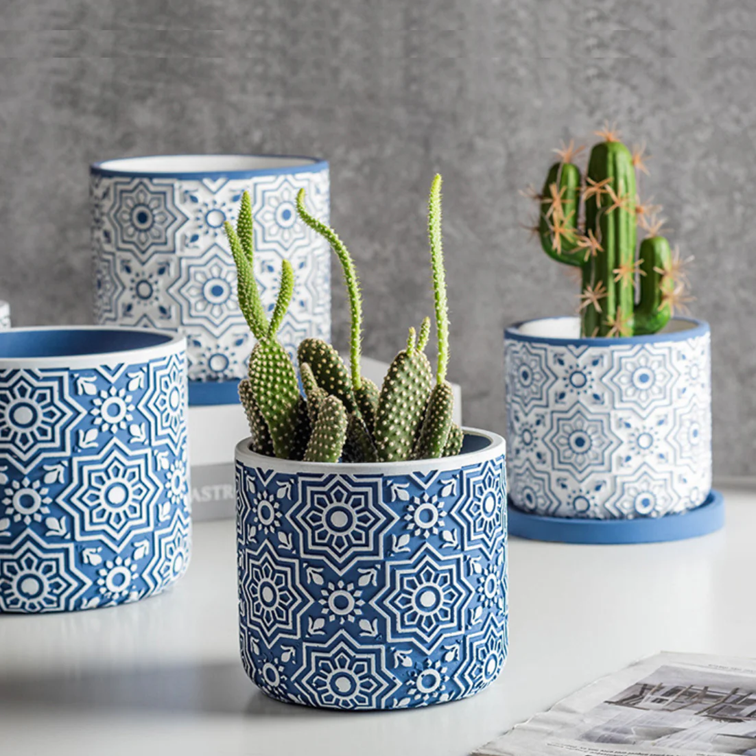 Round Geometric Floral Pot With Plate - Image 7