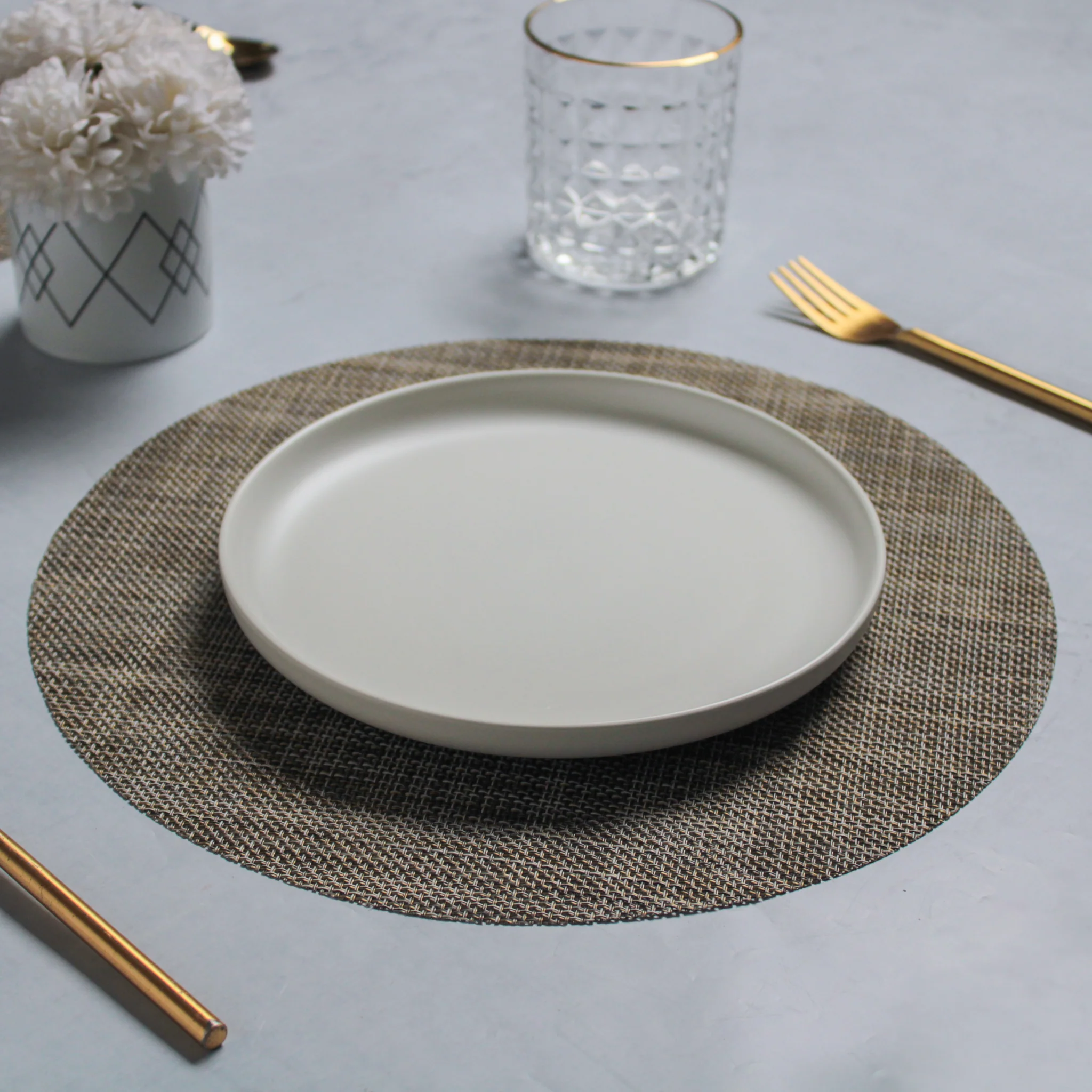 Round Placemat Dark Grey Set of 4 - Image 4