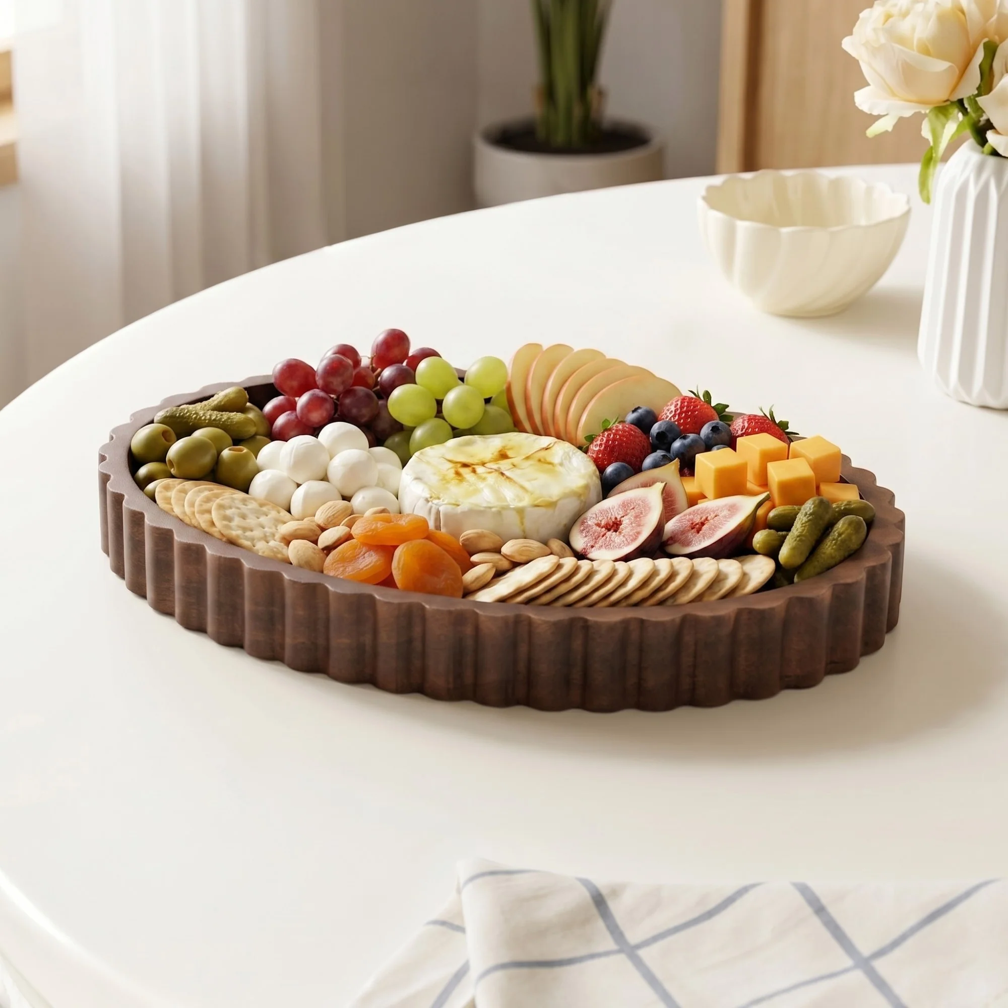 Scallop Rim Nero Platter Oval 35x25cm - Image 3