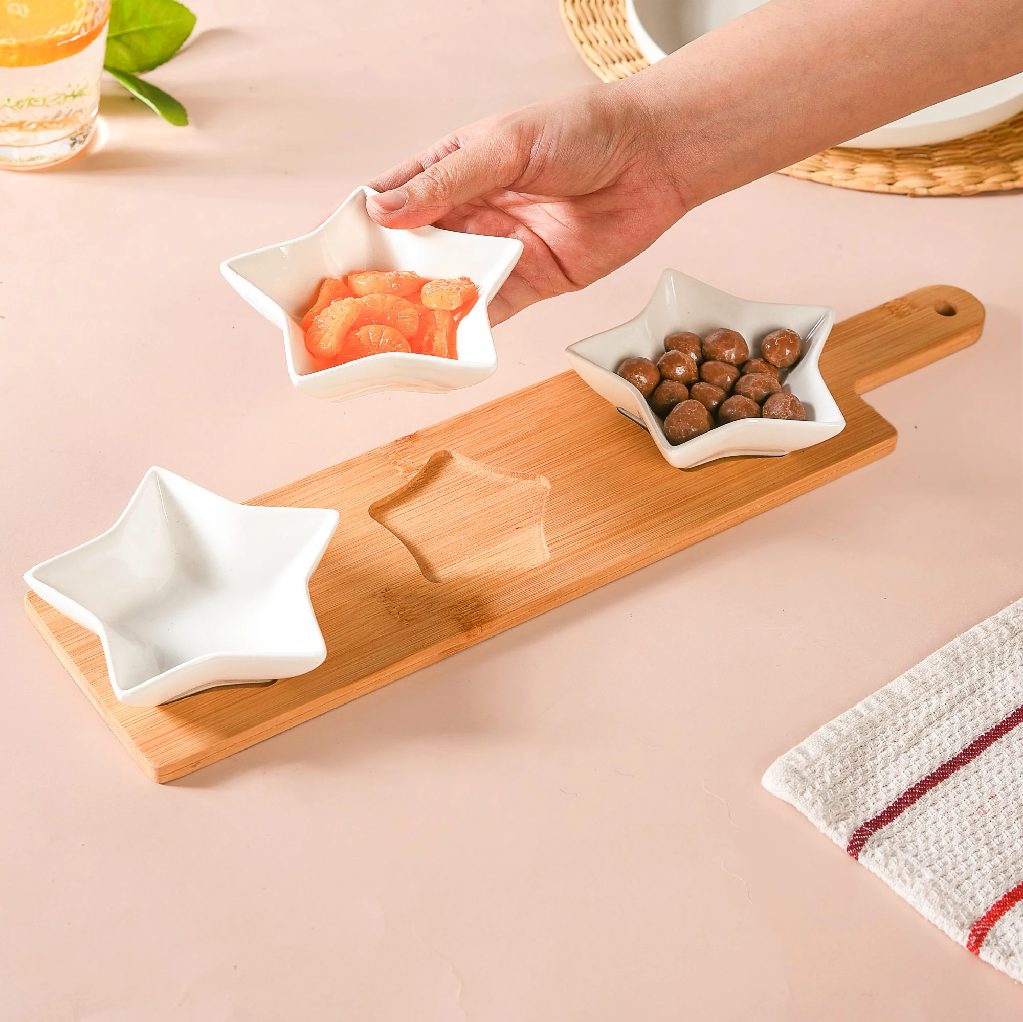 Set Of 3 White Star Ceramic Bowls With Wooden Tray 80ml - Image 3