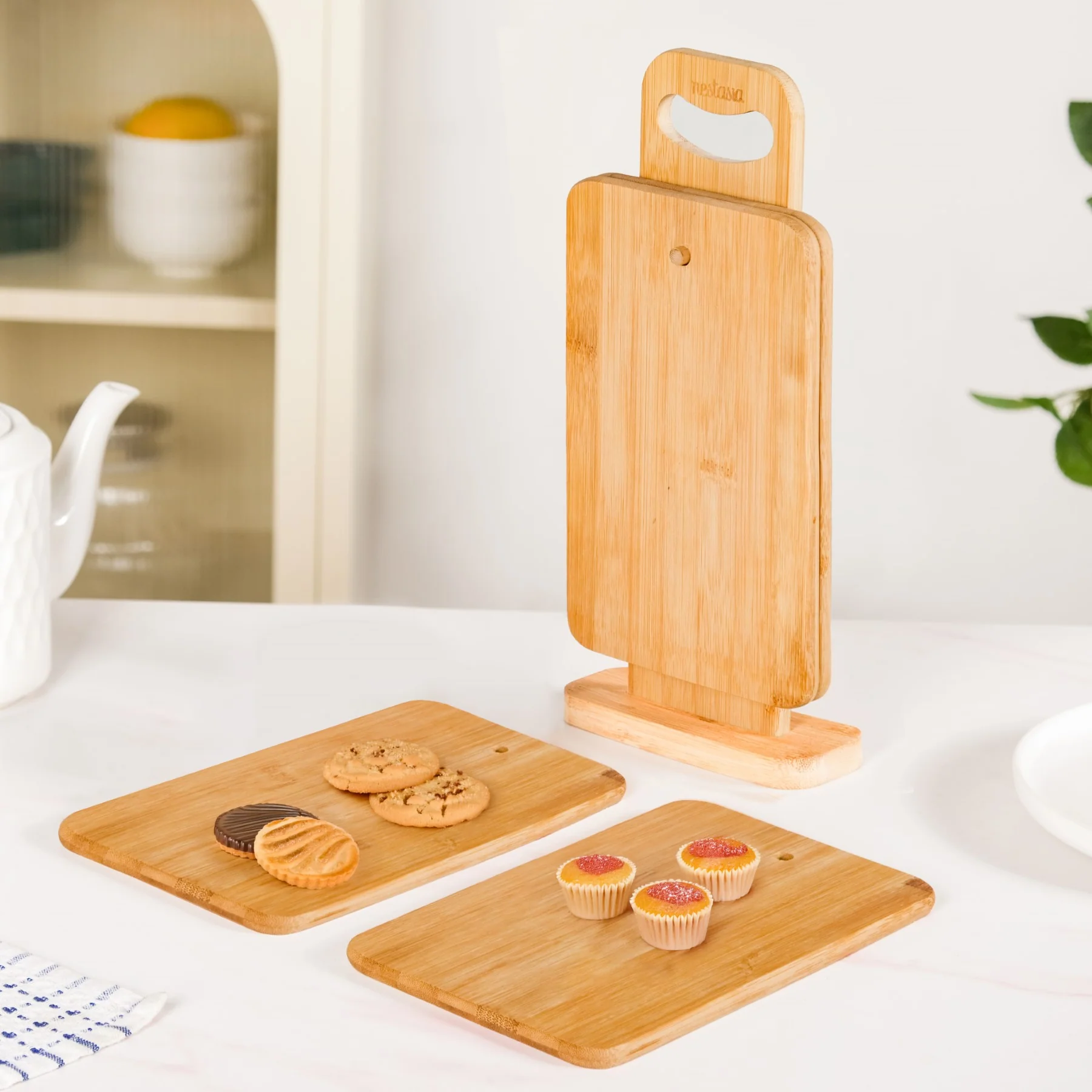 Set Of 4 Bamboo Platters With Stand - Image 3