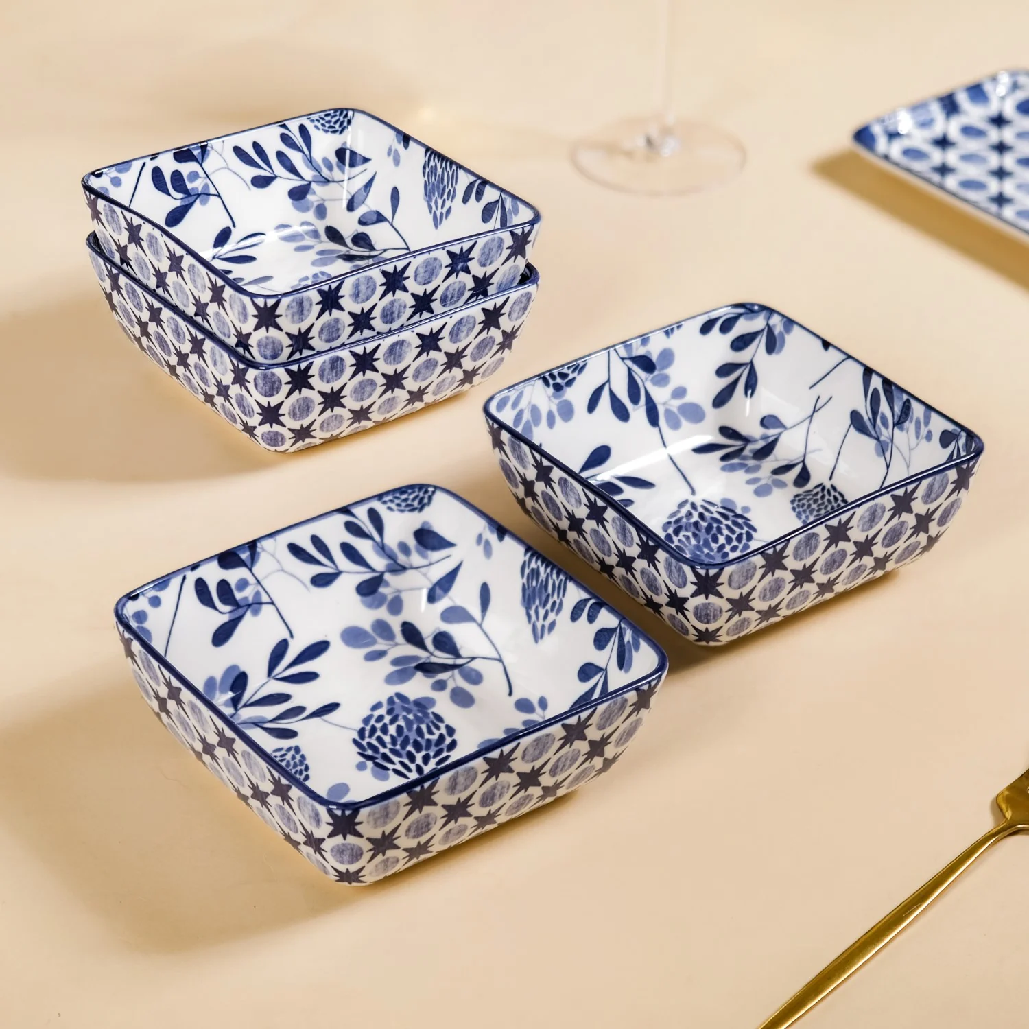 Set Of 4 Blue Blossom Square Snack Bowls 600ml