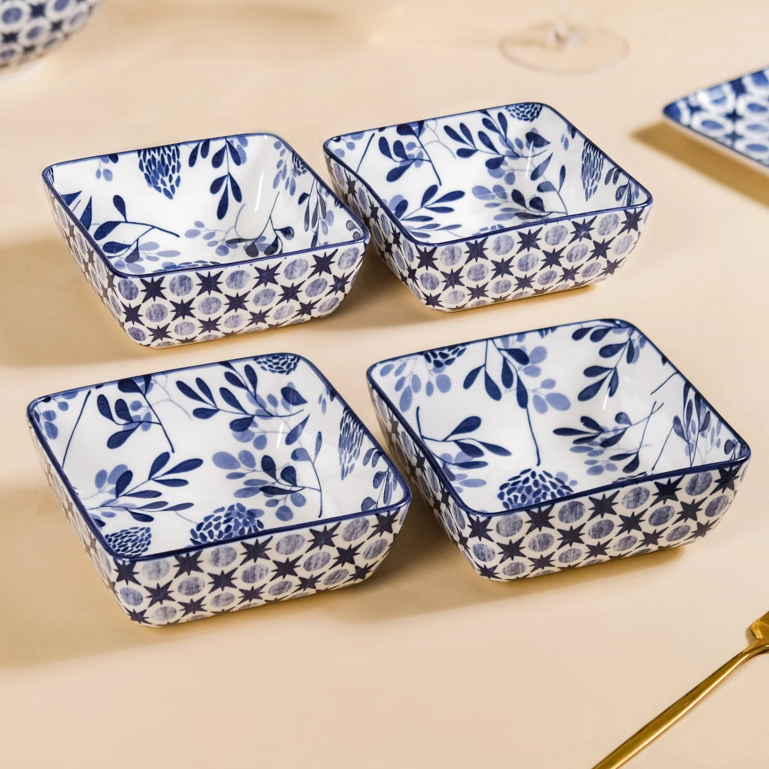 Set Of 4 Blue Blossom Square Snack Bowls 600ml - Image 7