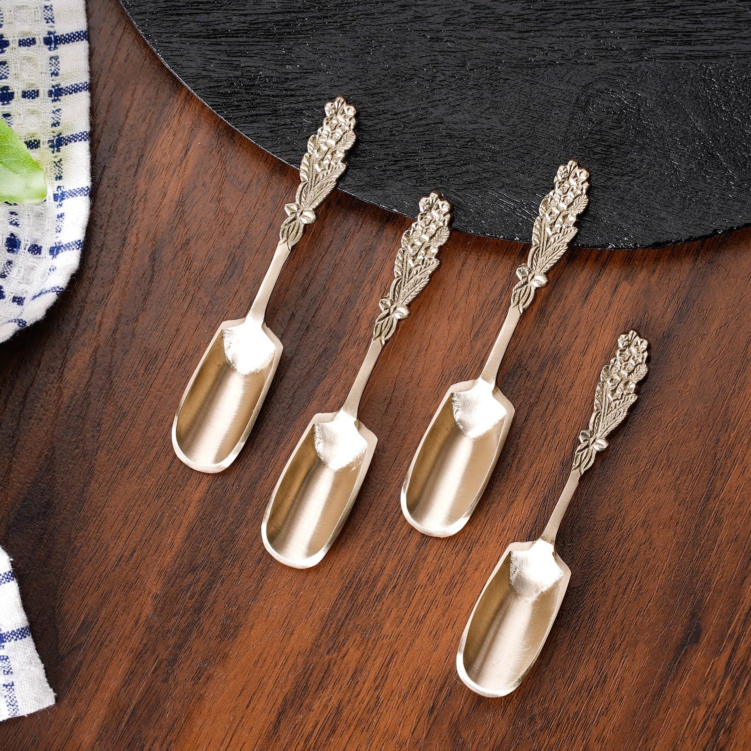 Set Of 4 Embossed Leaf Design Dessert Spoons - Image 7