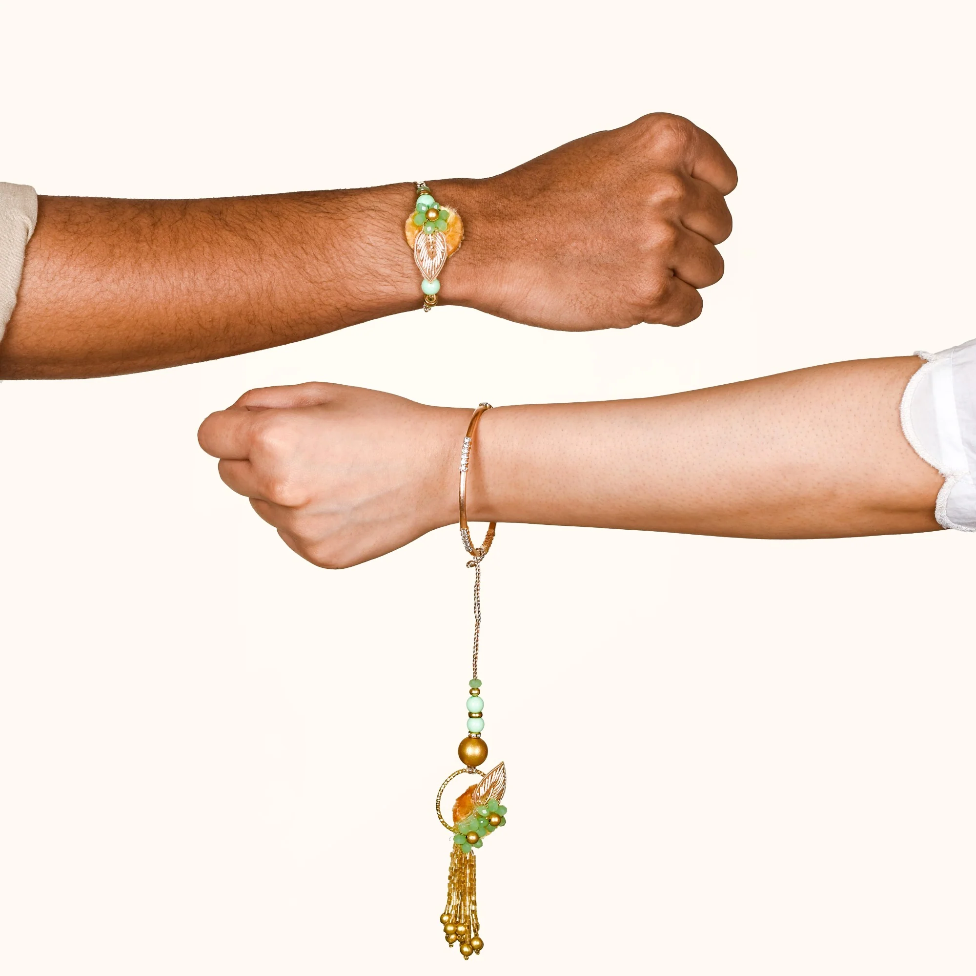 Set Of 4 Floral Love Rakhi Lumba For Bhaiya Bhabhi With Box And Card - Image 4
