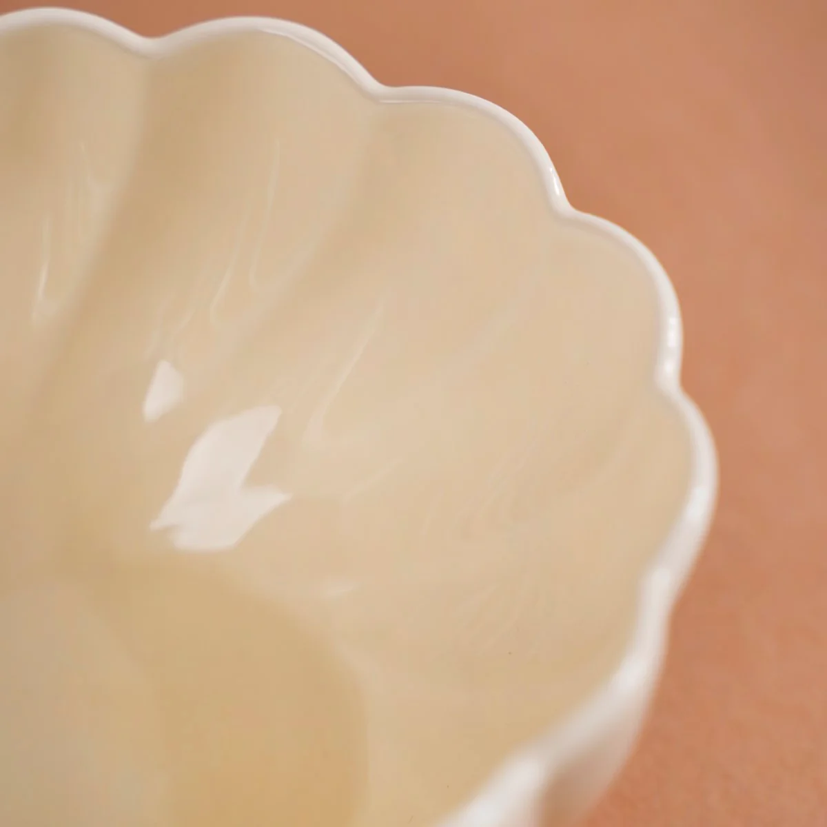 Set of 4 Scallop Vanilla White Ceramic Bowls 300ml - Image 7