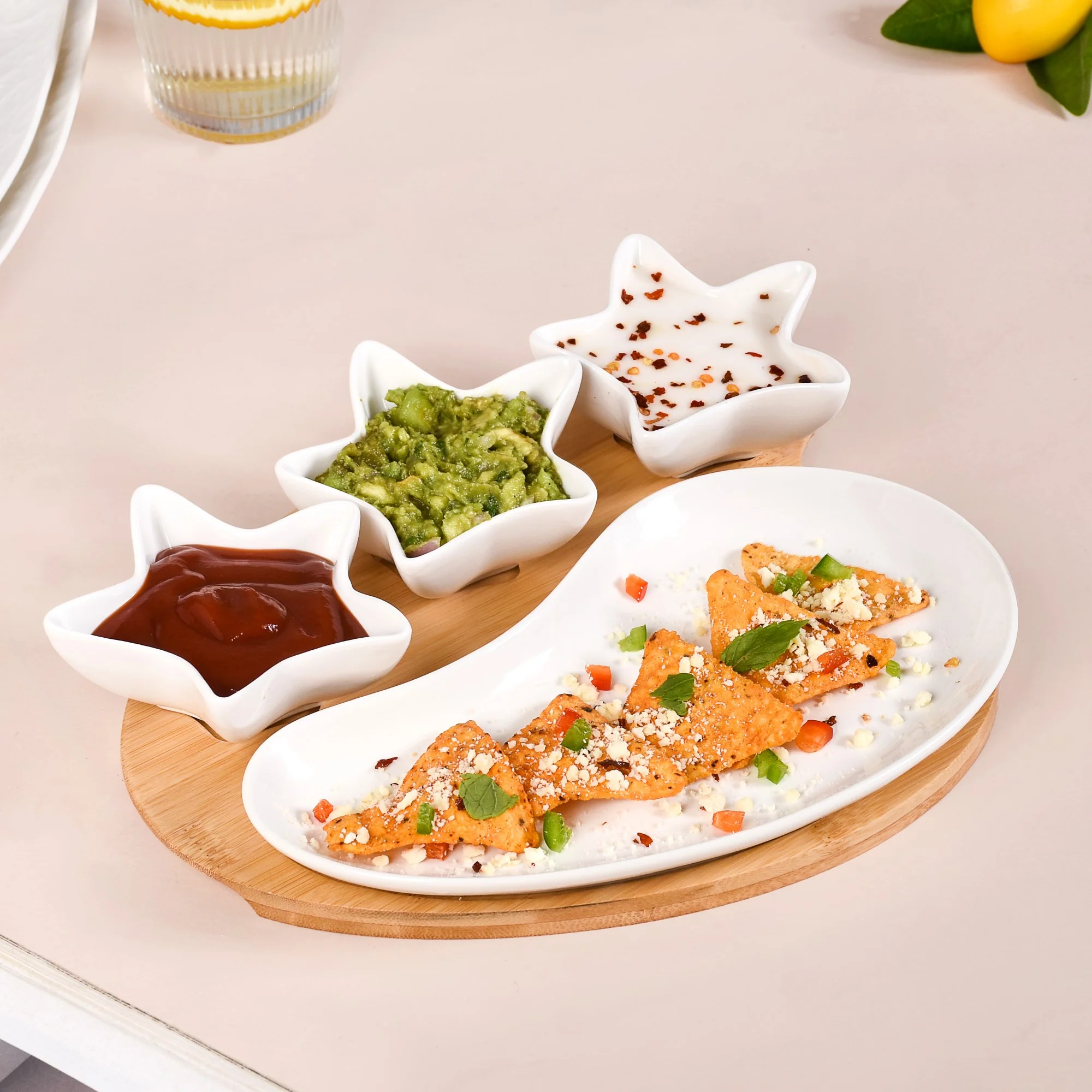 Set Of 4 Stars And Comet Ceramic Serveware With Tray - Image 2