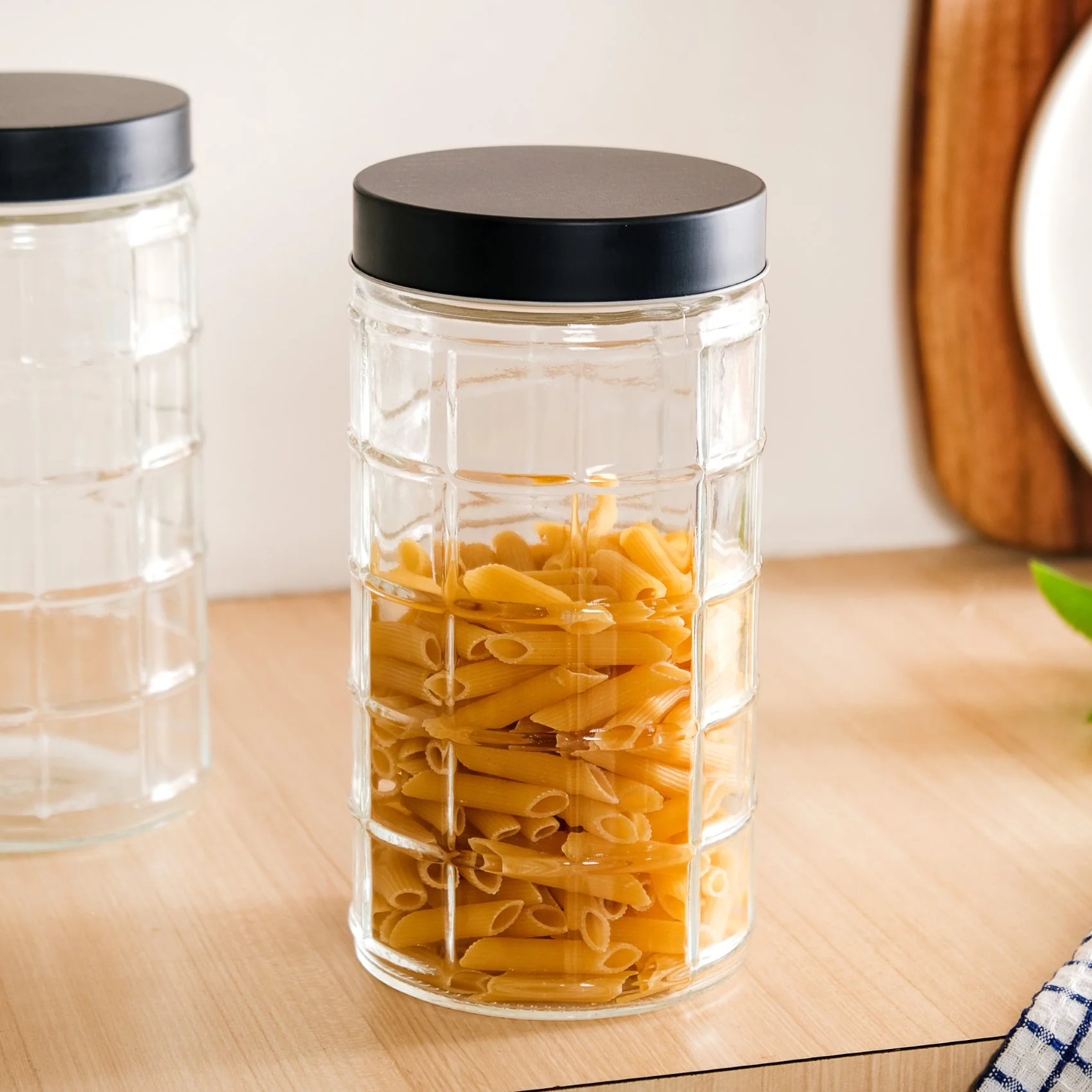 Set Of 4 Tall Glass Jars With Lid 1900ml - Image 6