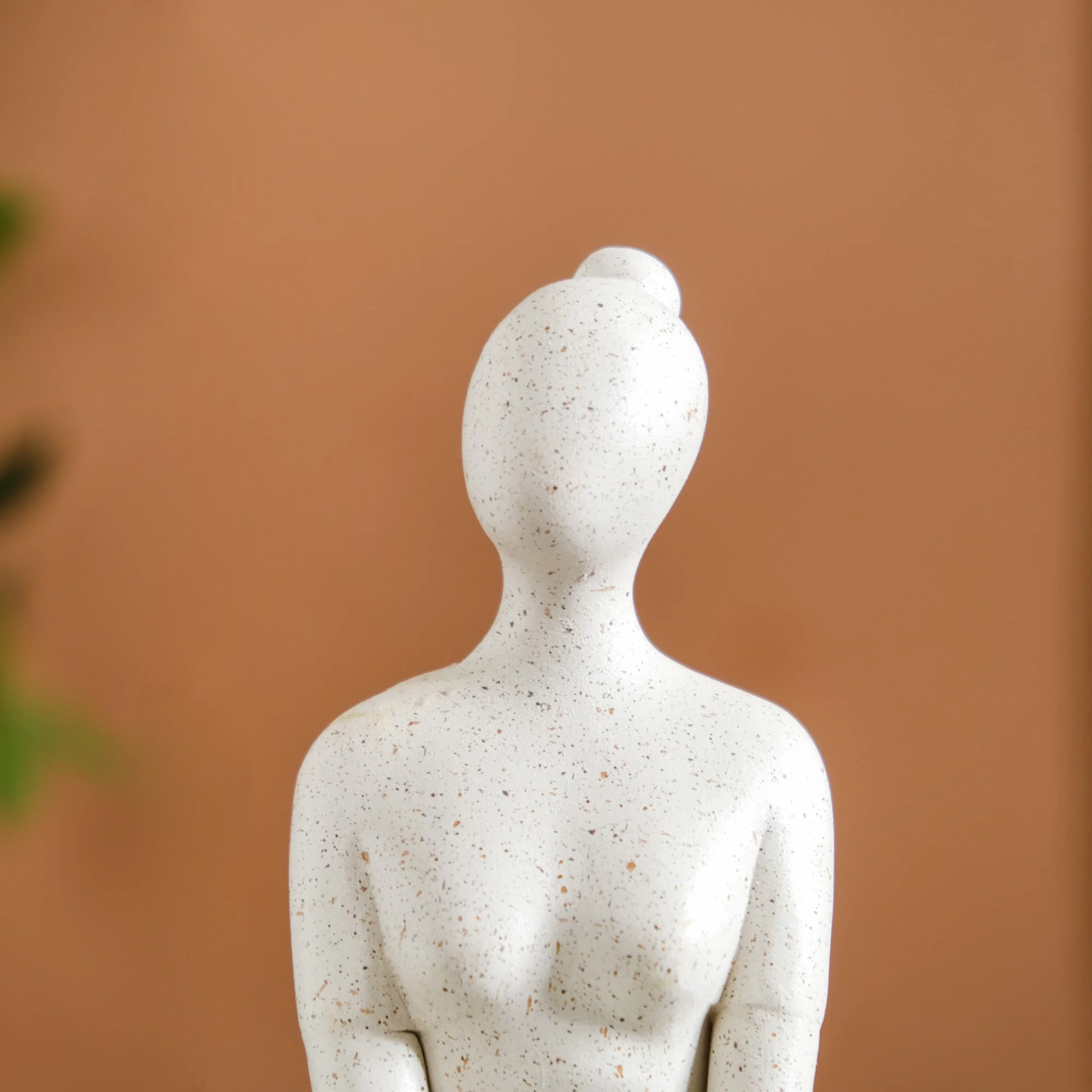 Sitting Woman Showpiece - Image 10