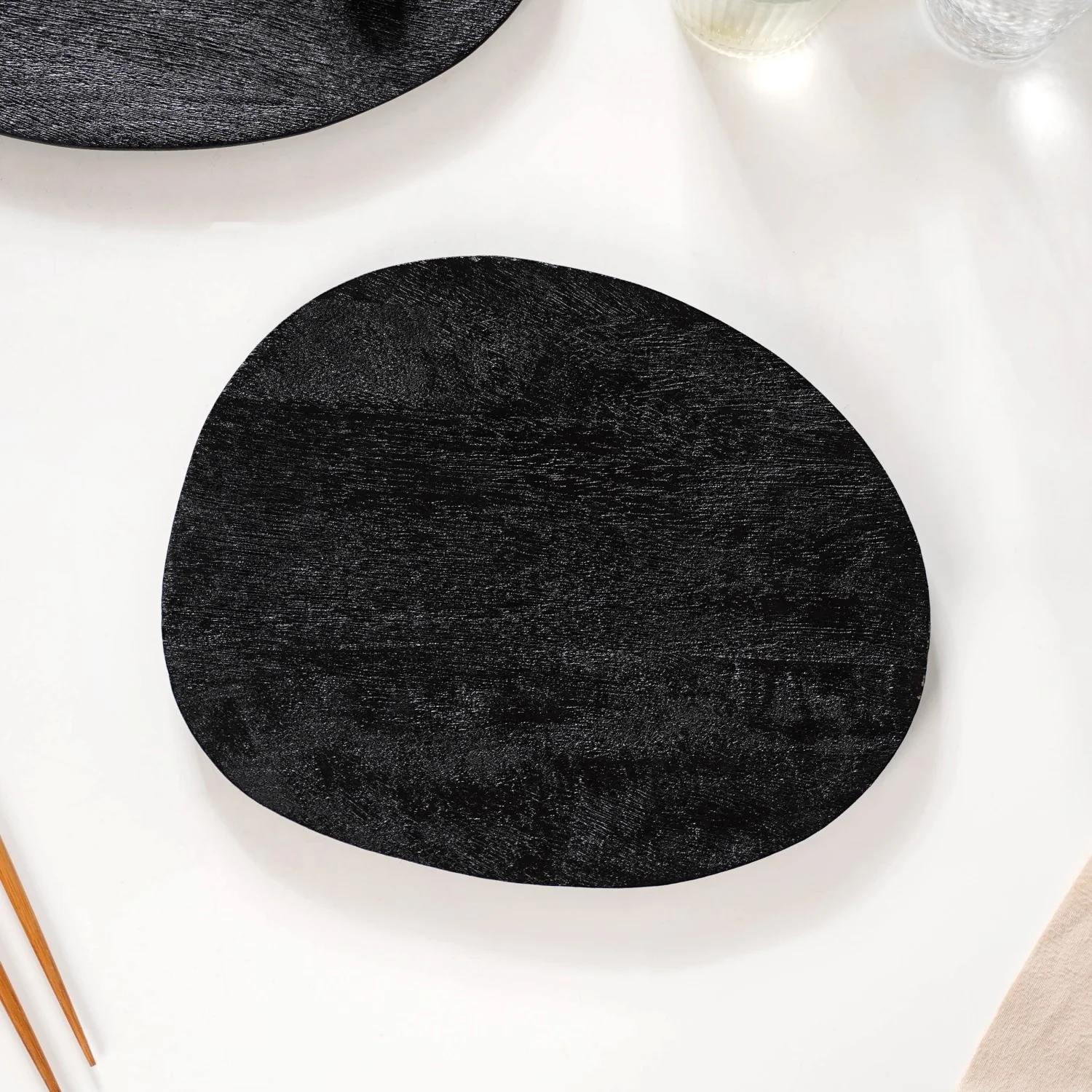 Sleek Black Mango Wood Platter Small - Image 6