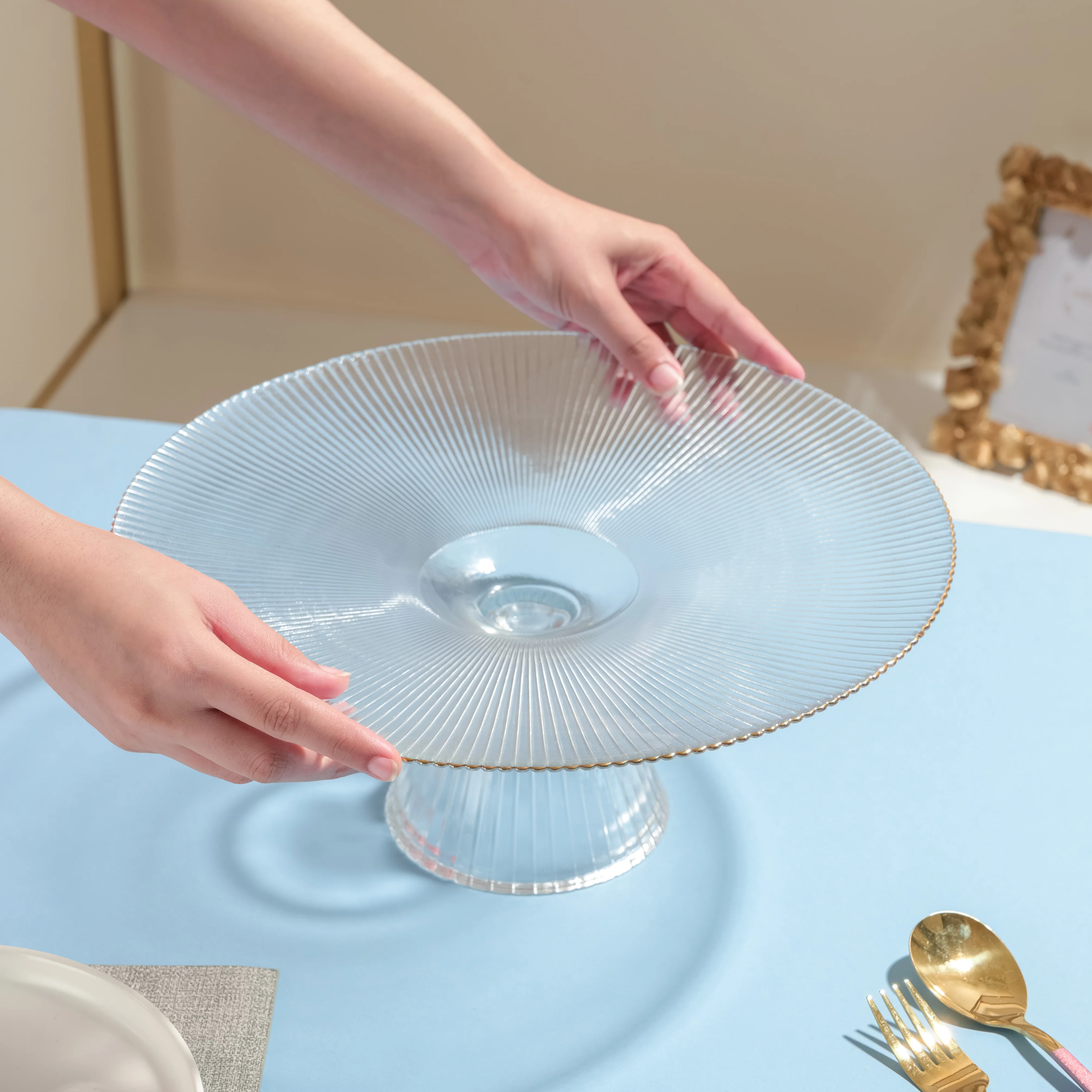 Sleek Glass Cake Stand 13 inch - Image 2