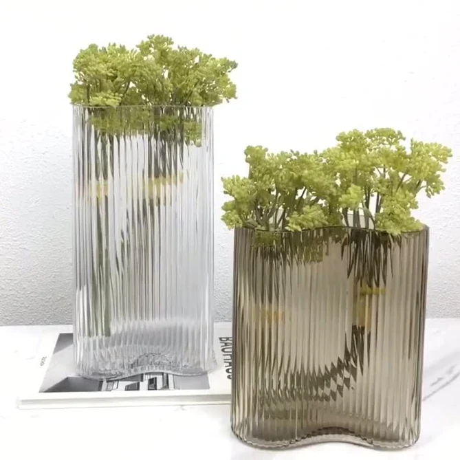 Small Contemporary Glass Vase - Image 3