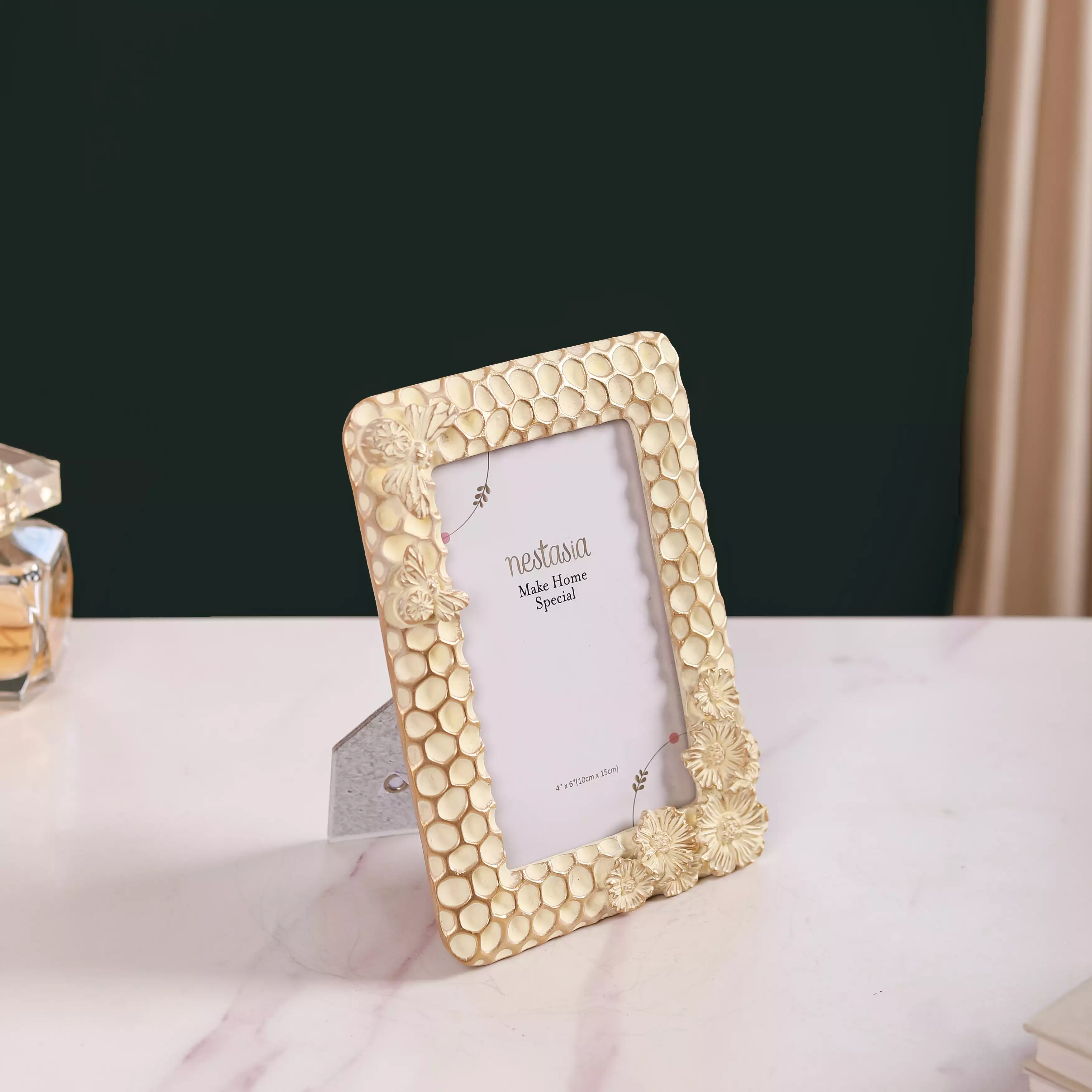 Small Honey Bee Gold Frame 7.5"x6" - Image 11