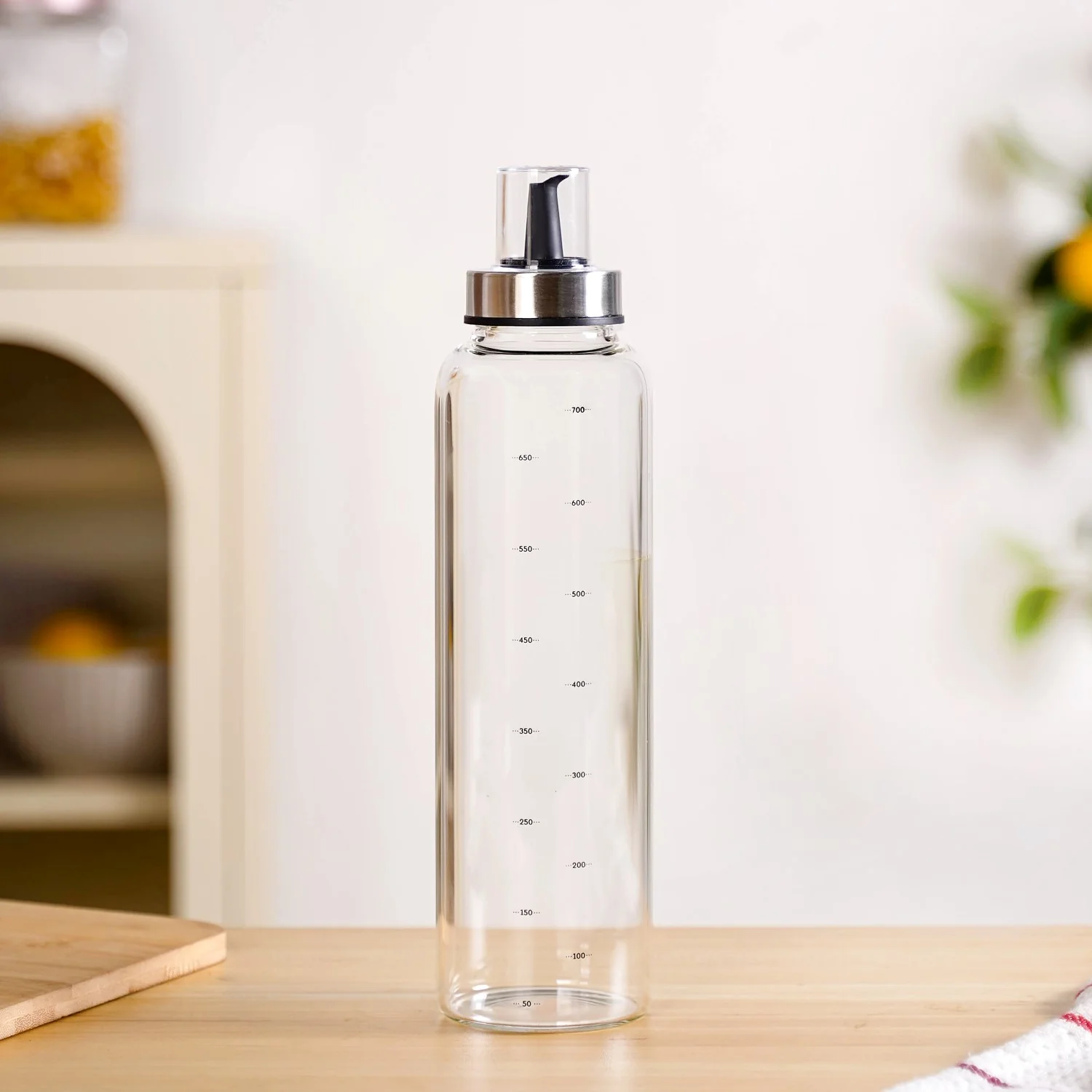 Smart Pour Glass Oil And Vinegar Bottle With Stainless Steel Lid 750ml - Image 2