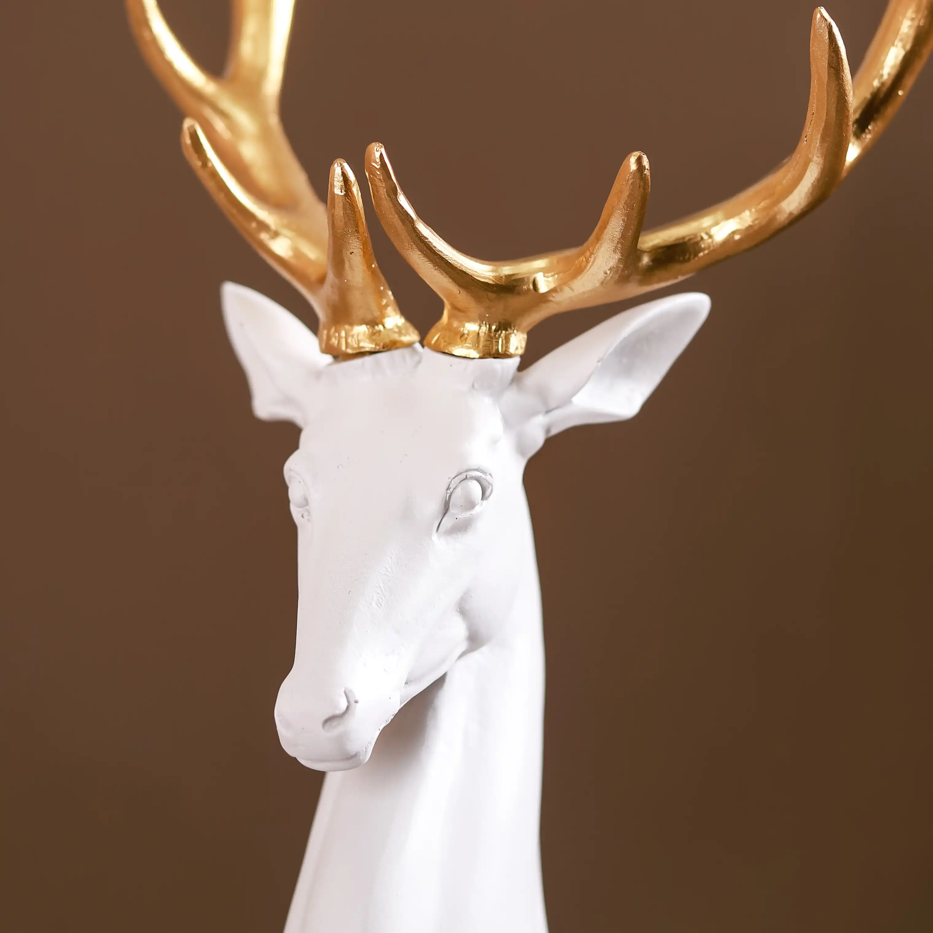 Snow Reindeer Showpiece White Large - Image 10