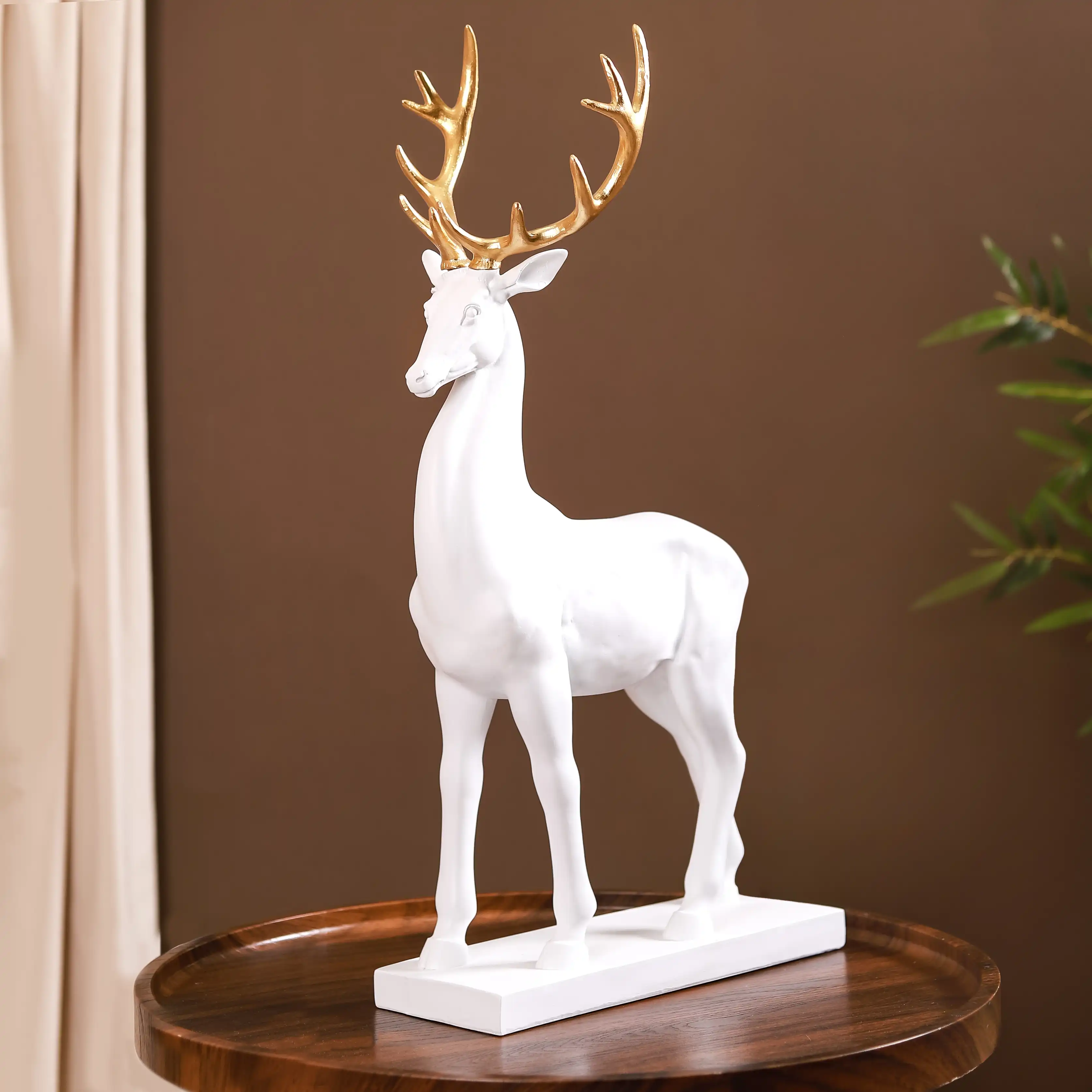 Snow Reindeer Showpiece White Large - Image 2