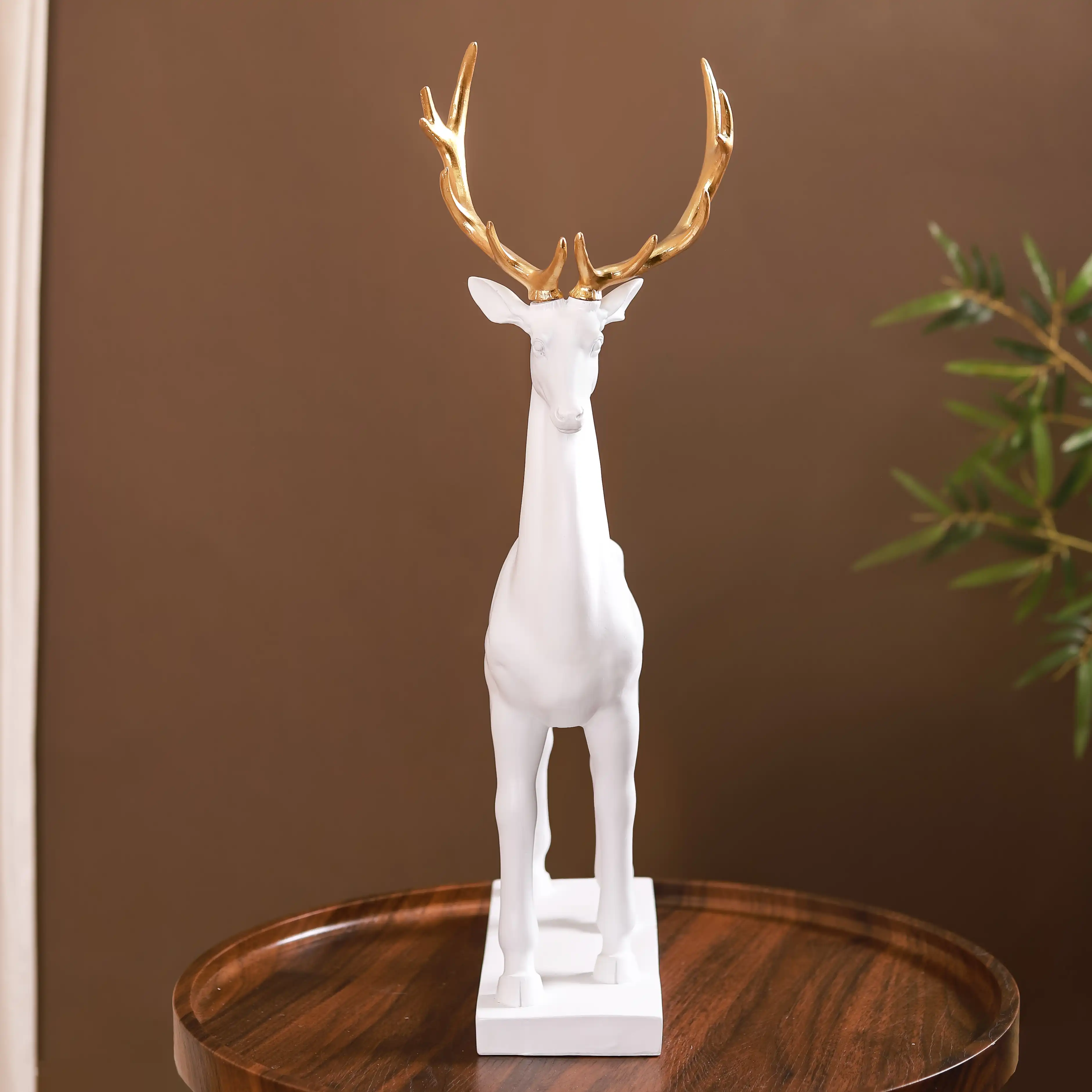 Snow Reindeer Showpiece White Large - Image 8