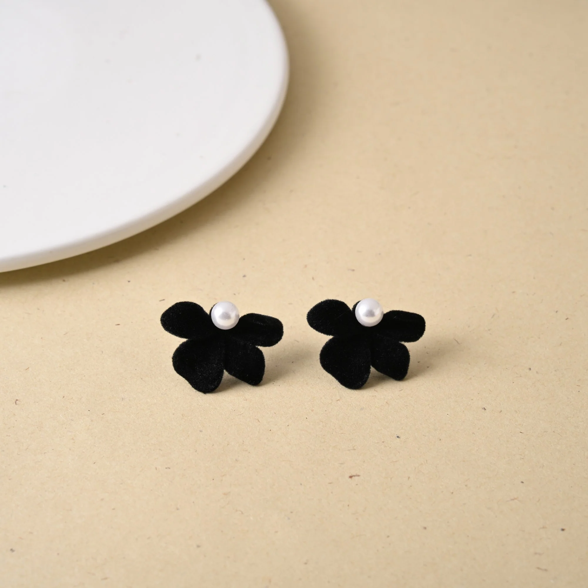 Soft Velvet Blossom Studs Black - Image 6