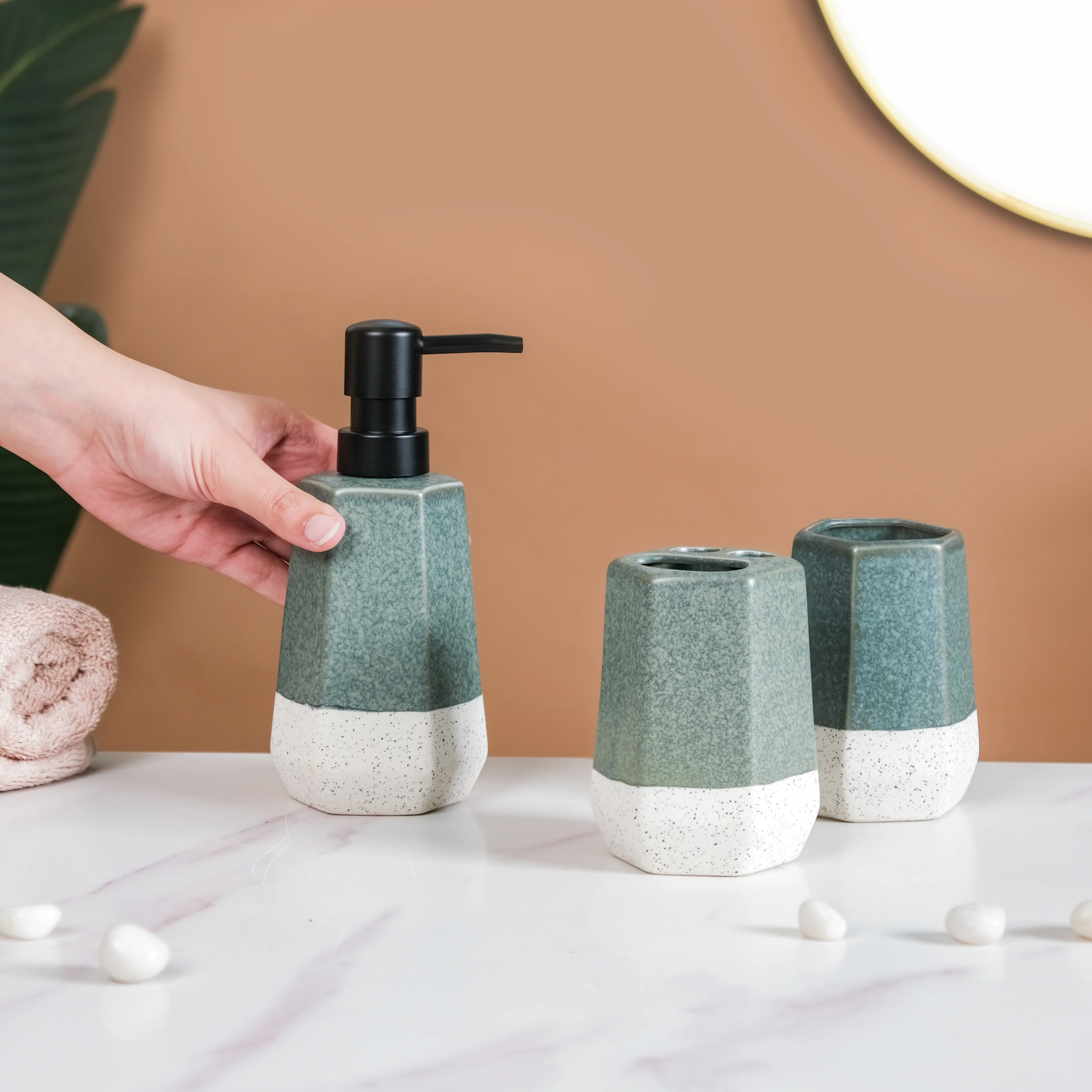 Stoneware Bathroom Accessories Set Of 3 - Image 2