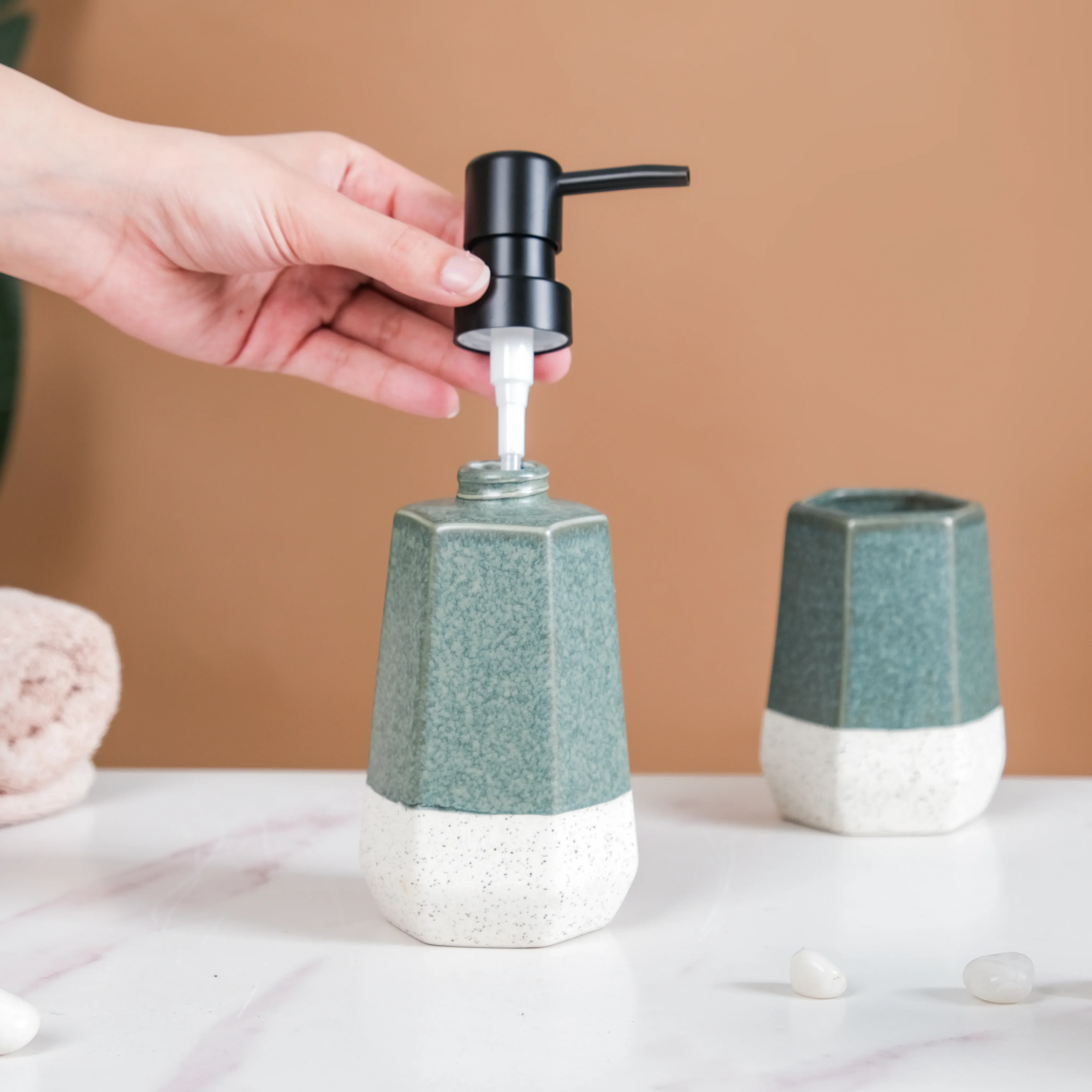 Stoneware Bathroom Accessories Set Of 3 - Image 8