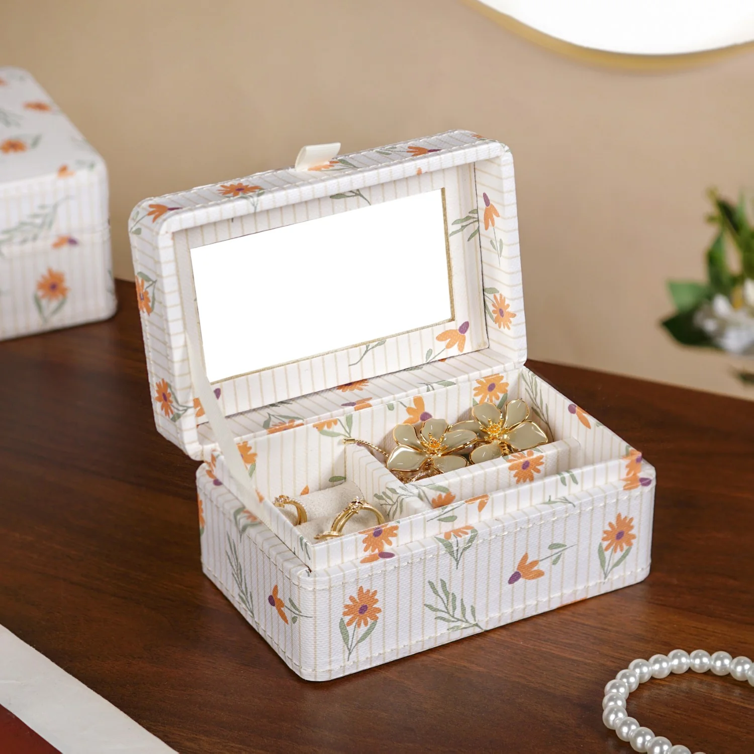 Sundaisy Portable Jewellery Box With Mirror - Image 8