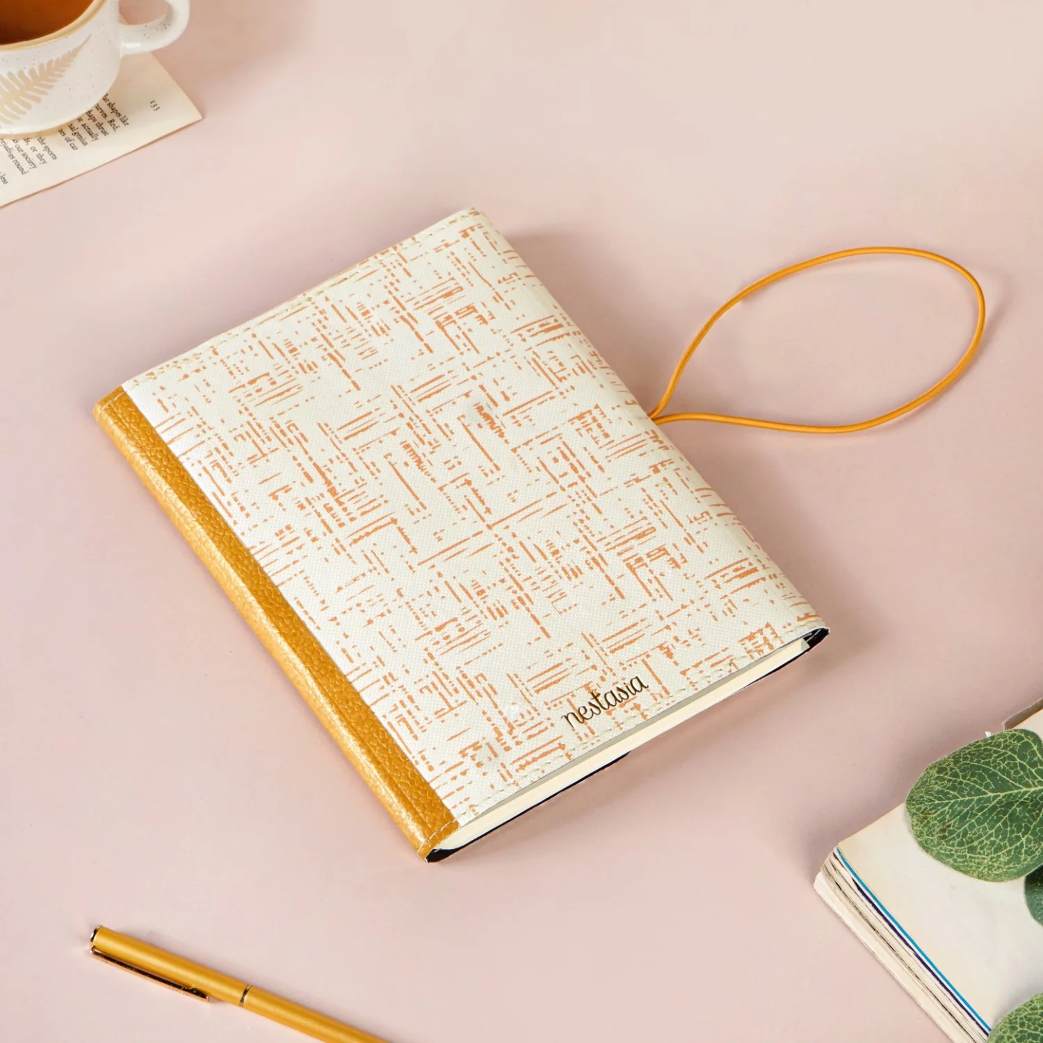 Sustainable Quadrata Pattern Vintage Style Notebook - Image 2