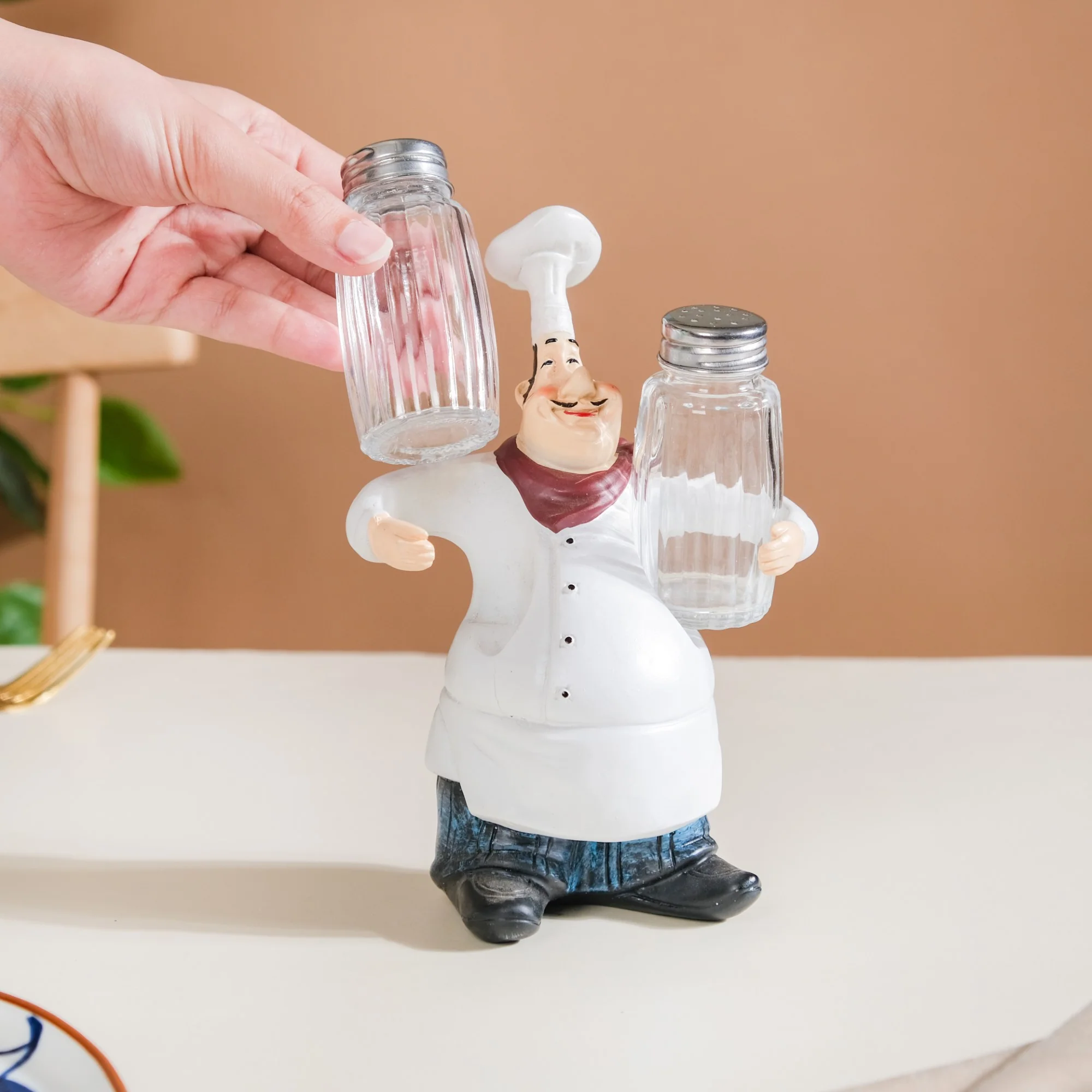 Table Chef With Salt And Pepper Shaker - Image 2