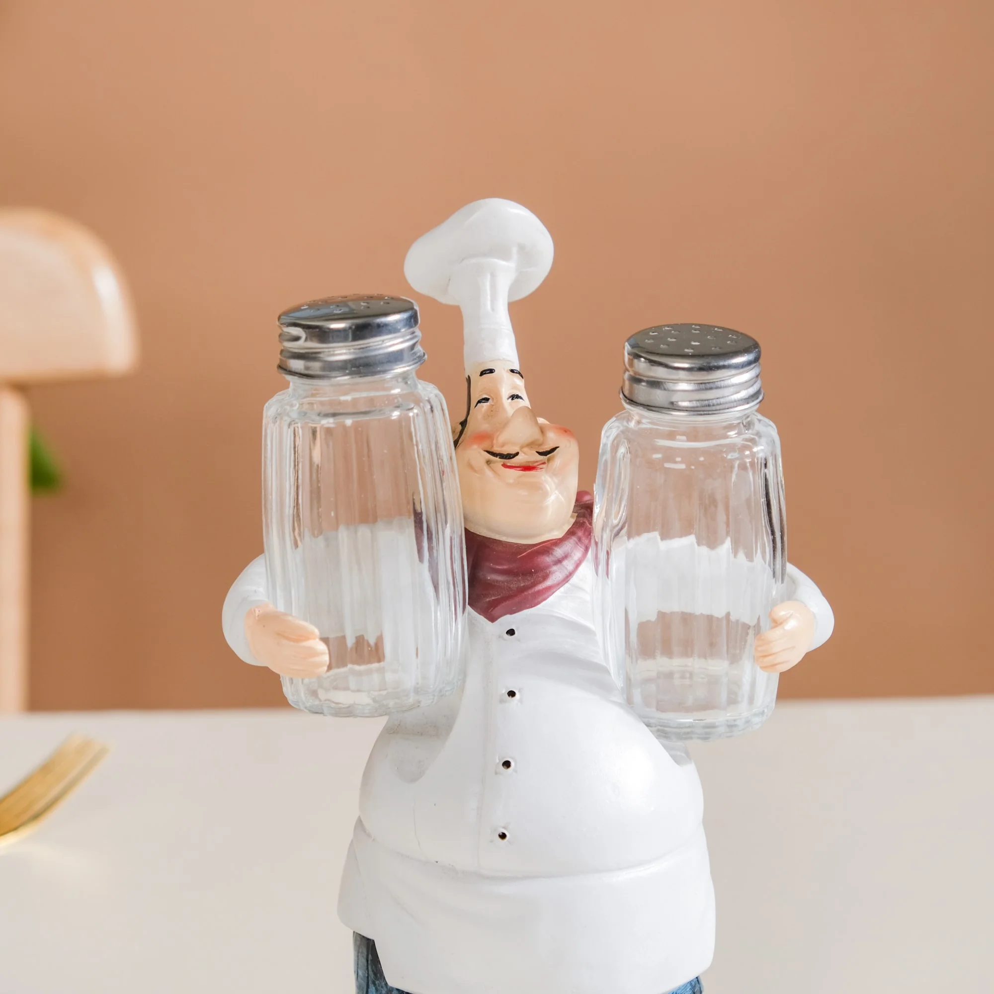 Table Chef With Salt And Pepper Shaker - Image 5