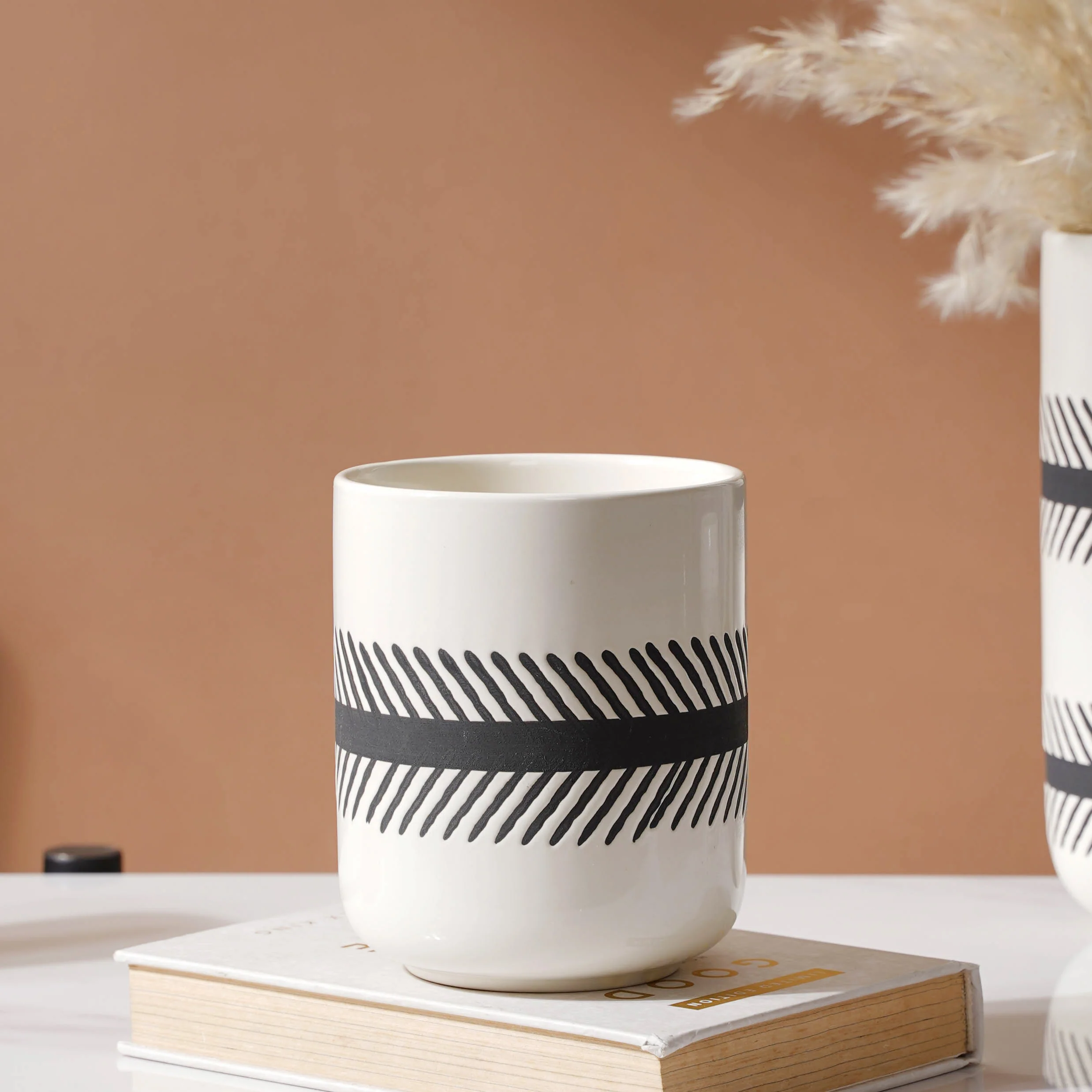 Tabletop Vase - Image 5