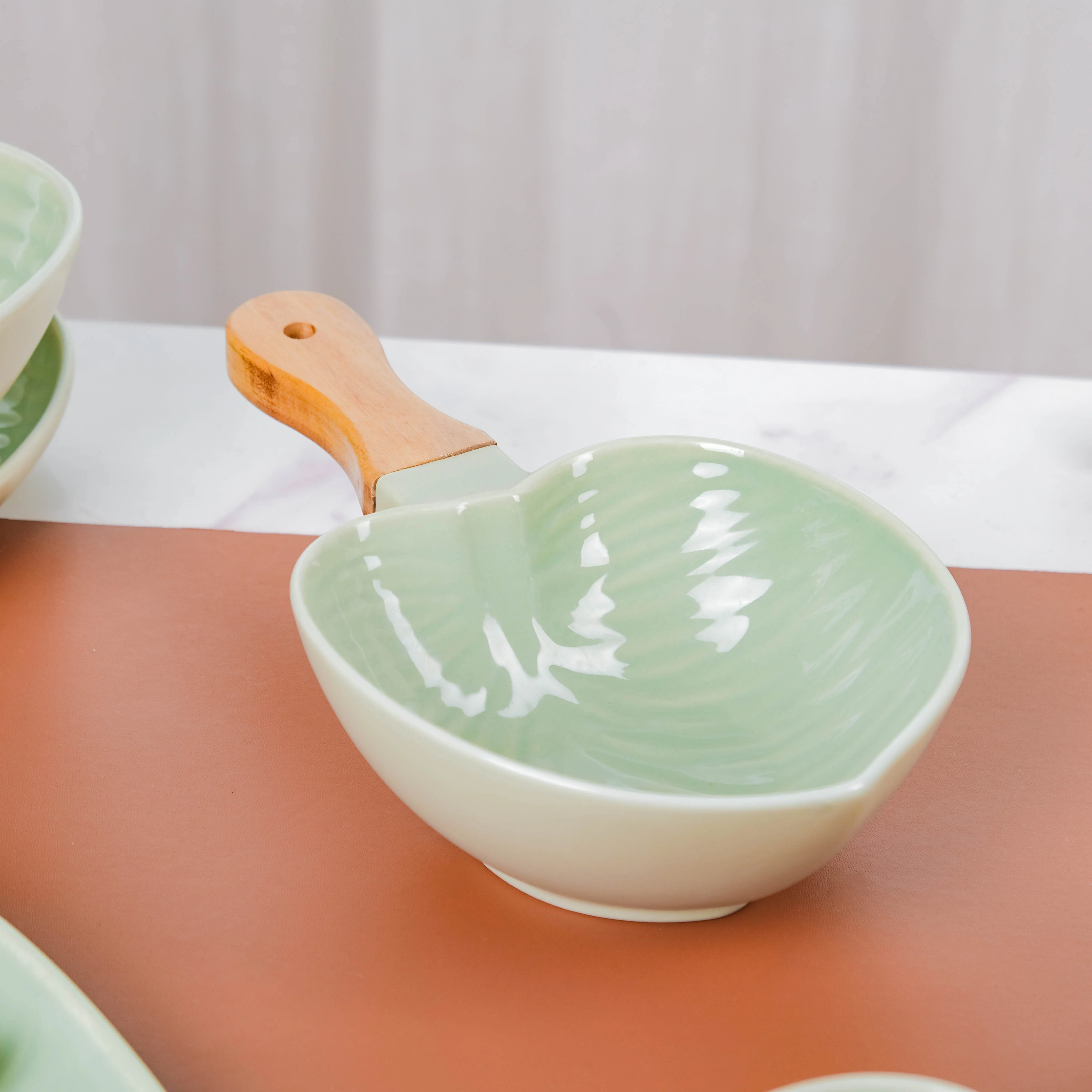 Taro Leaf Bowl With Wooden Handle Small - Image 8