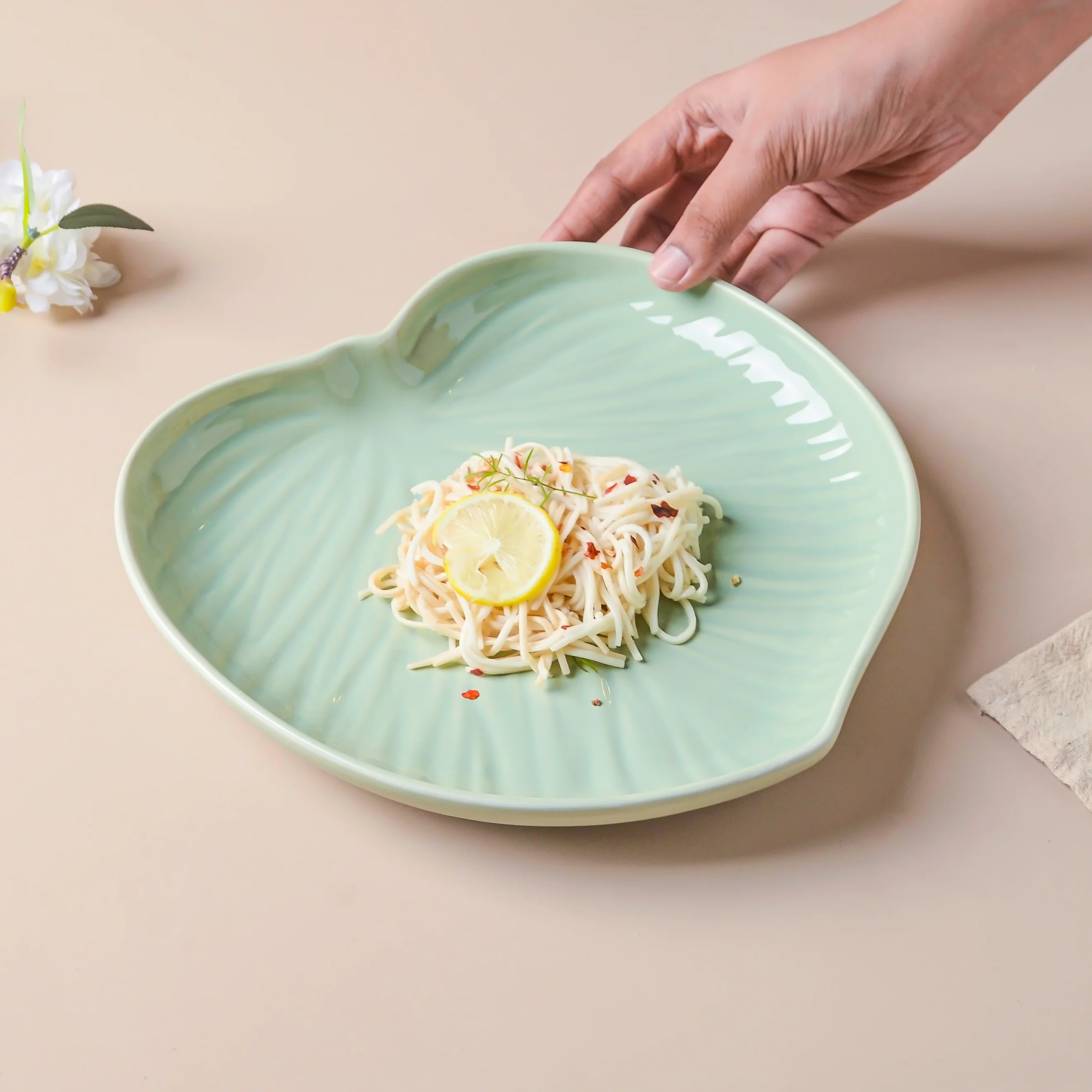 Taro Leaf Dinner Plate 9 Inch - Image 5