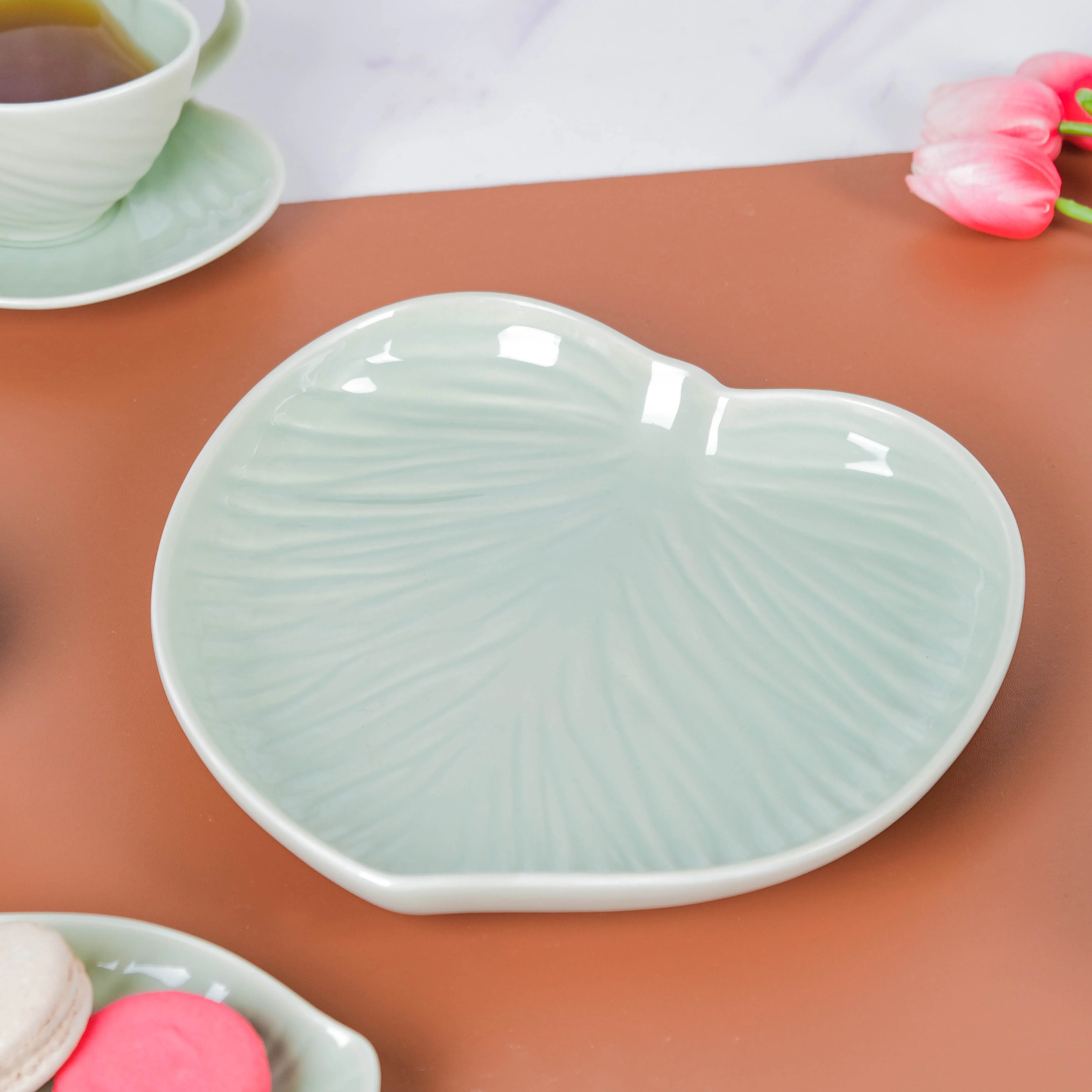 Taro Leaf Dinner Plate 9 Inch - Image 6