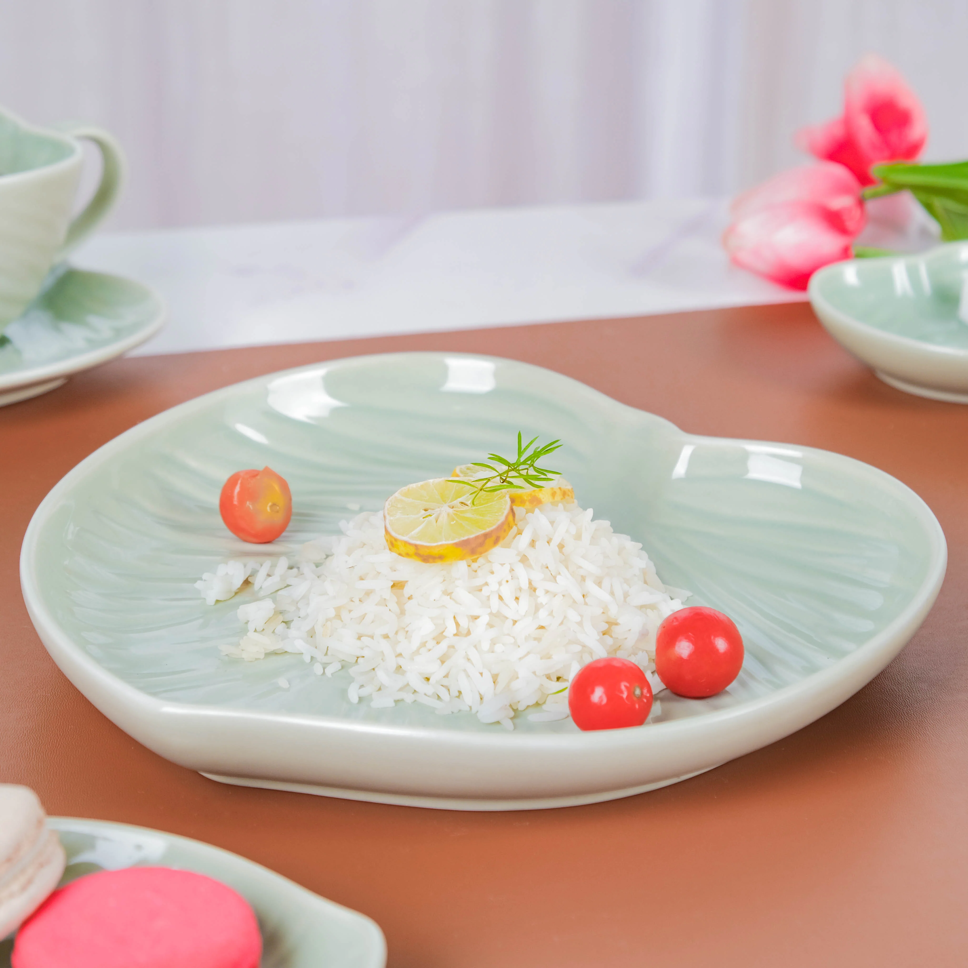 Taro Leaf Dinner Plate 9 Inch - Image 9