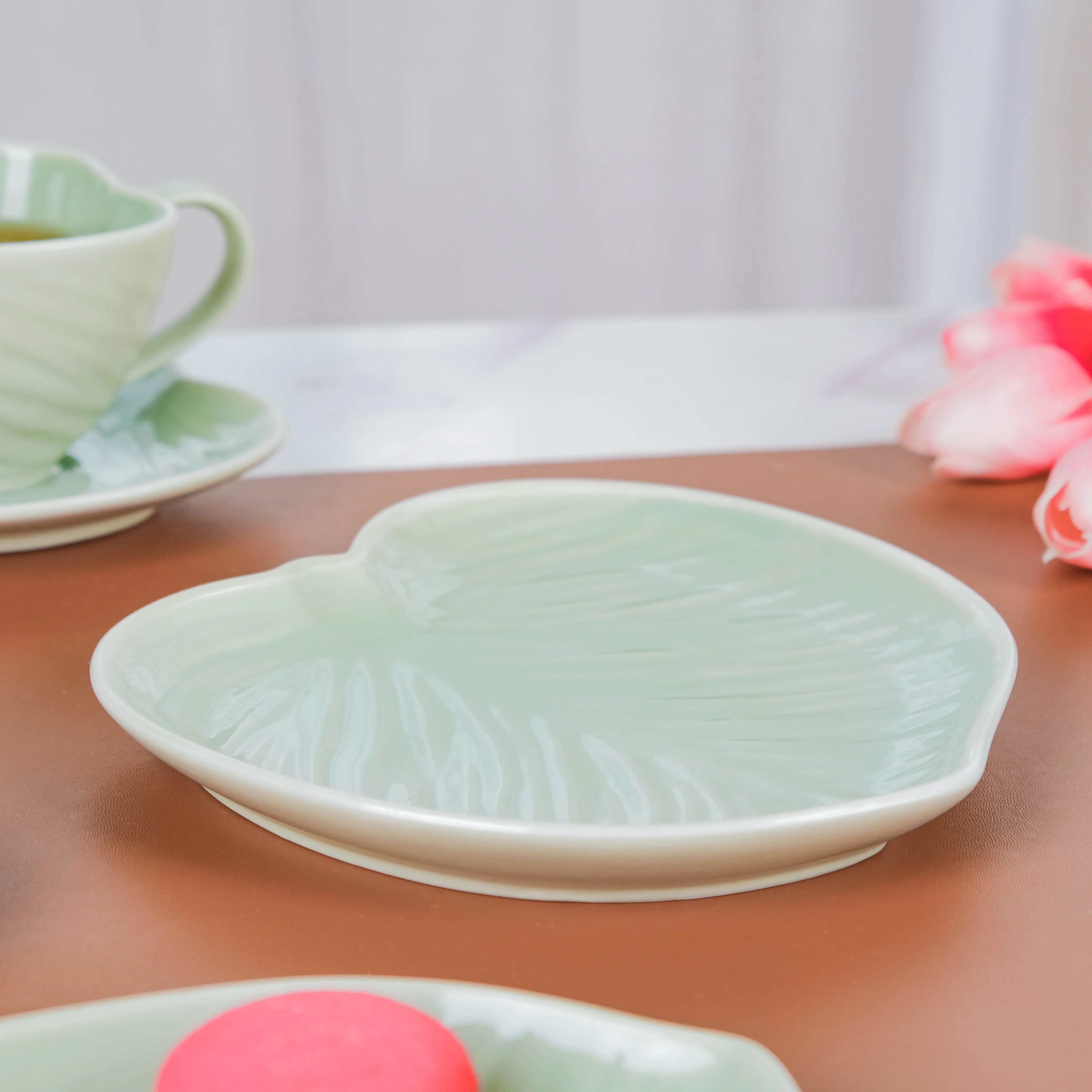 Taro Leaf Small Snack Plate 7 Inch - Image 5