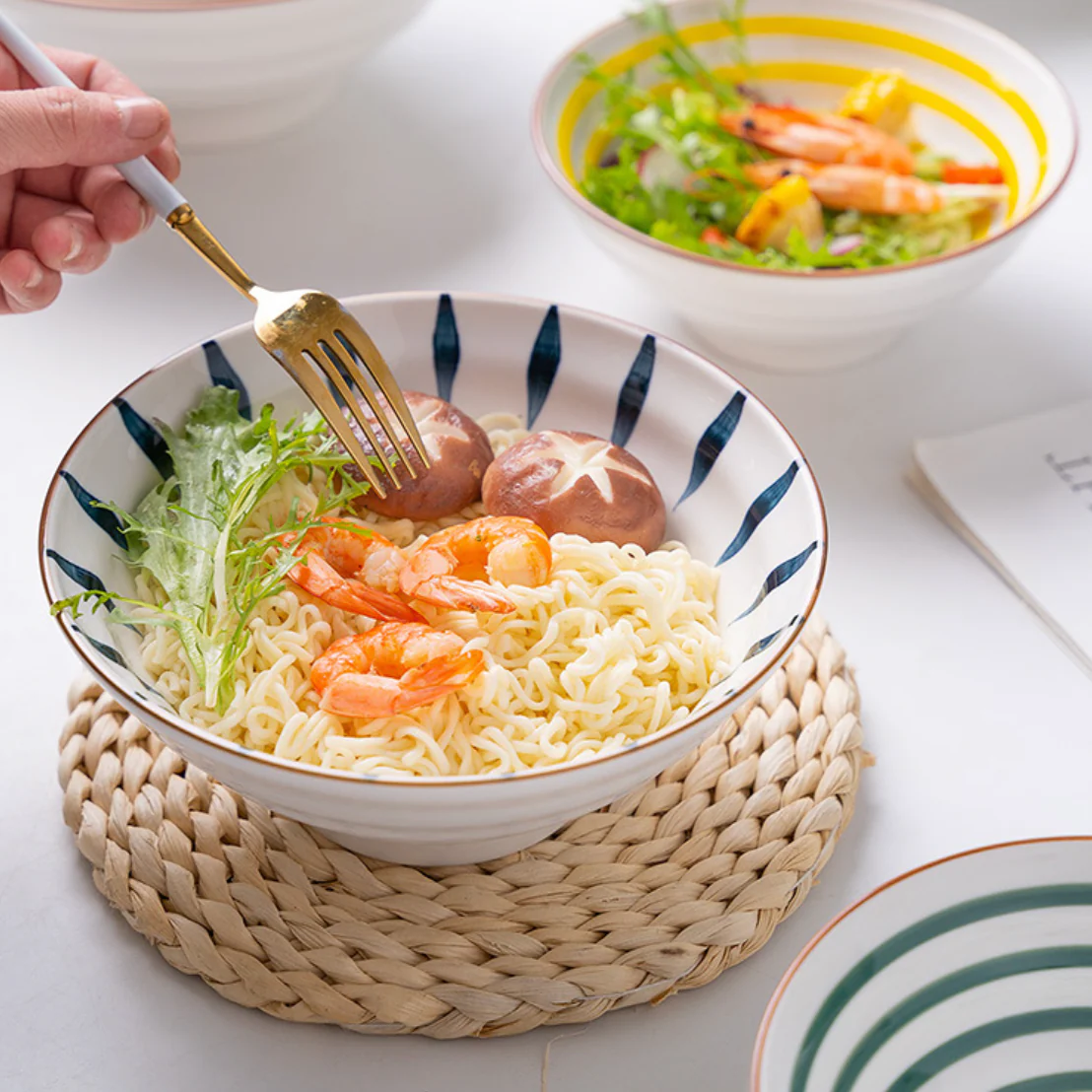 Teardrop Textured Ramen Bowl Blue 550 ml - Image 4