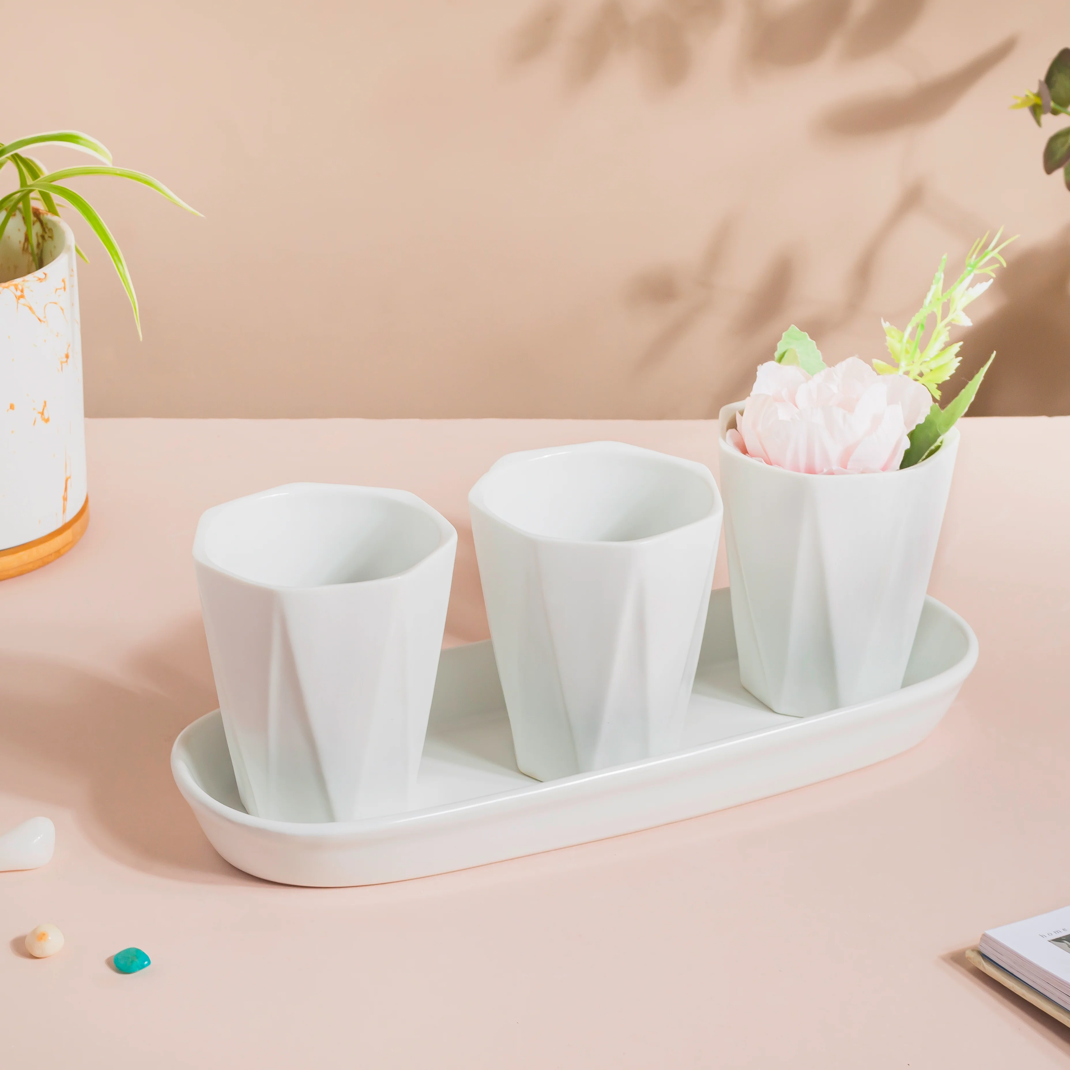Ternion Textured Planter Set Of 3 With Plate White - Image 4