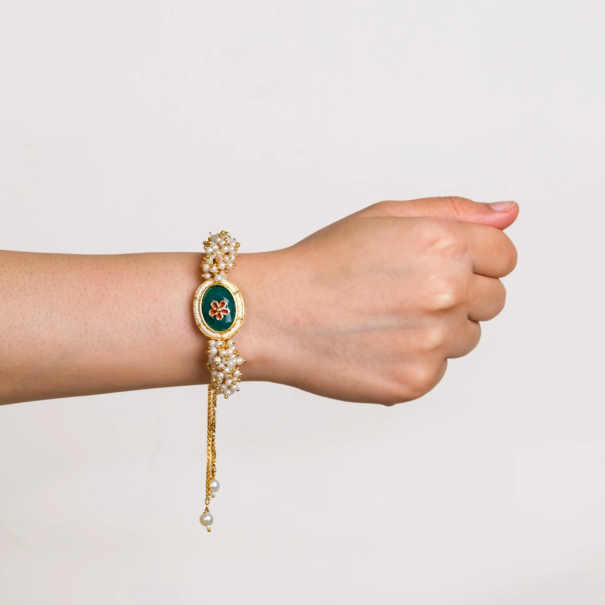 The Royal Emerald Rakhi Gift Set - Image 3