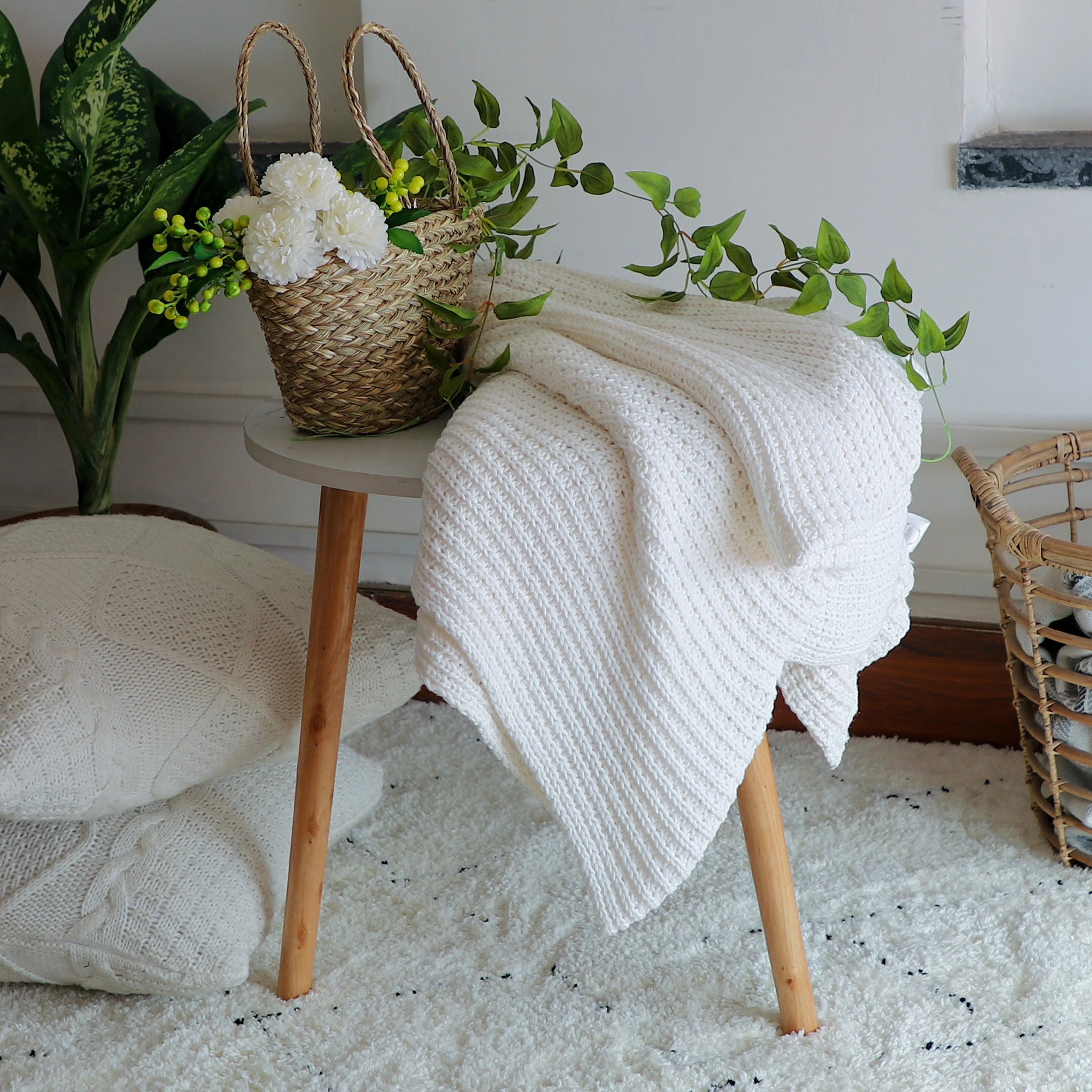 Throw blanket