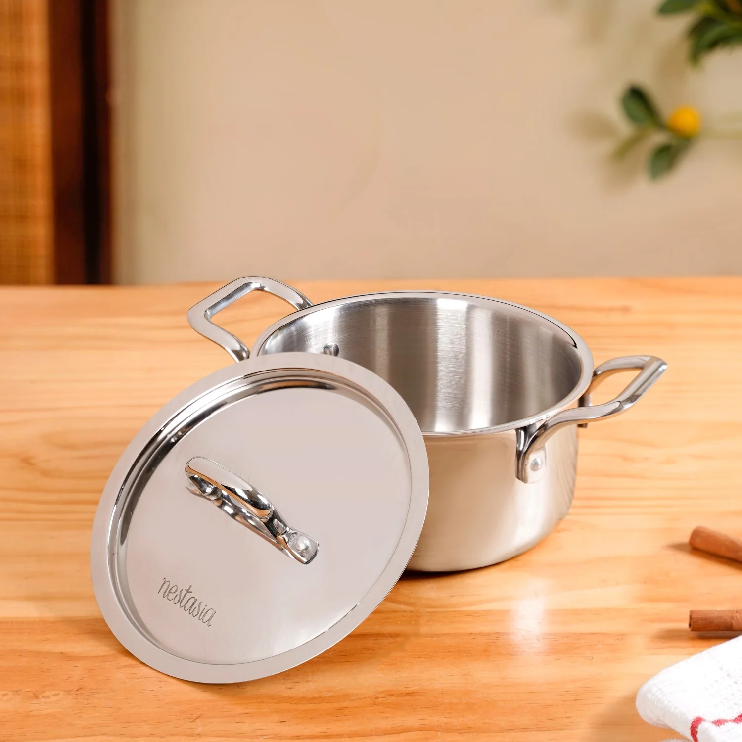 Tri Ply Stainless Steel Casserole Pot With Lid 2300ml