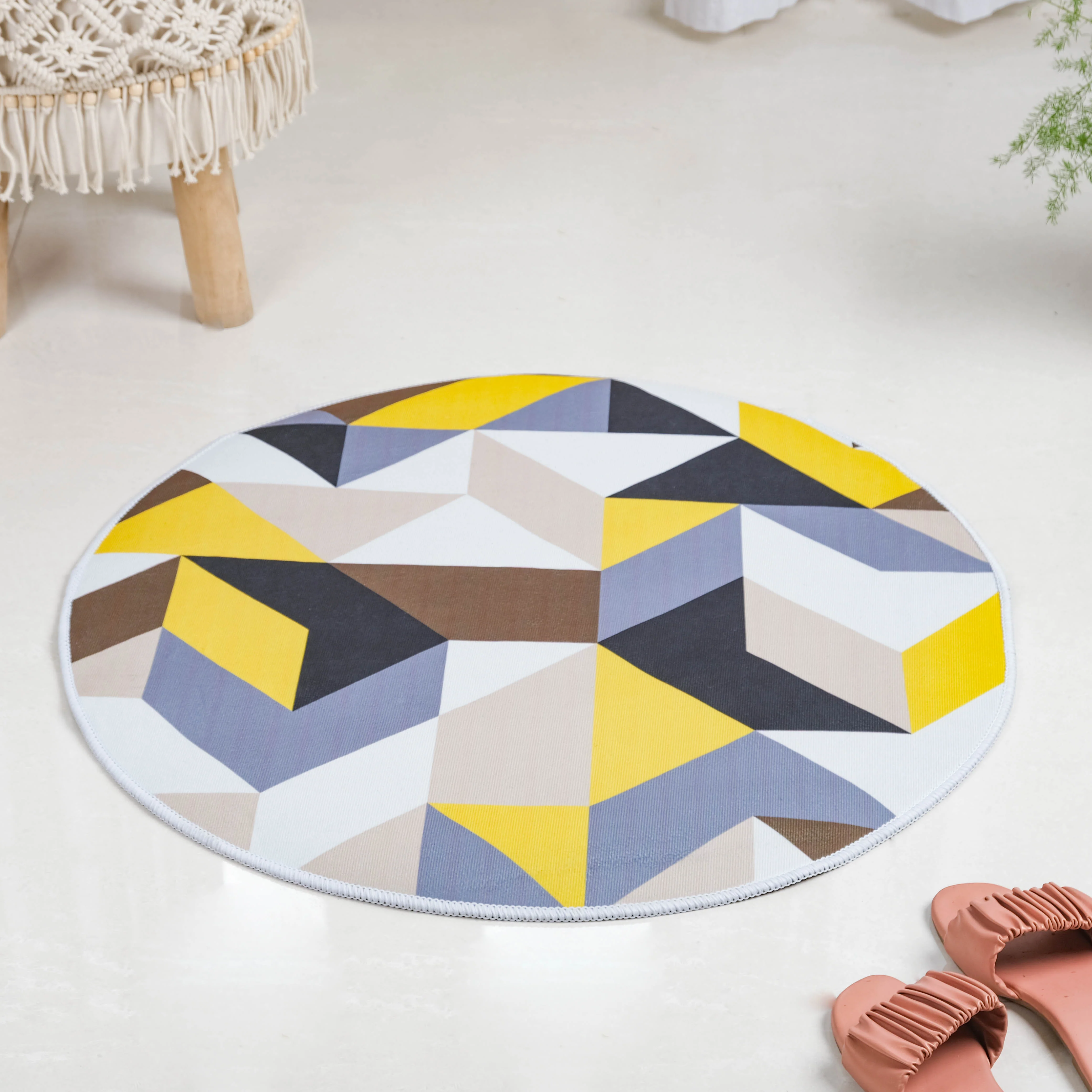 Triangle Pattern Round Rug - Image 6