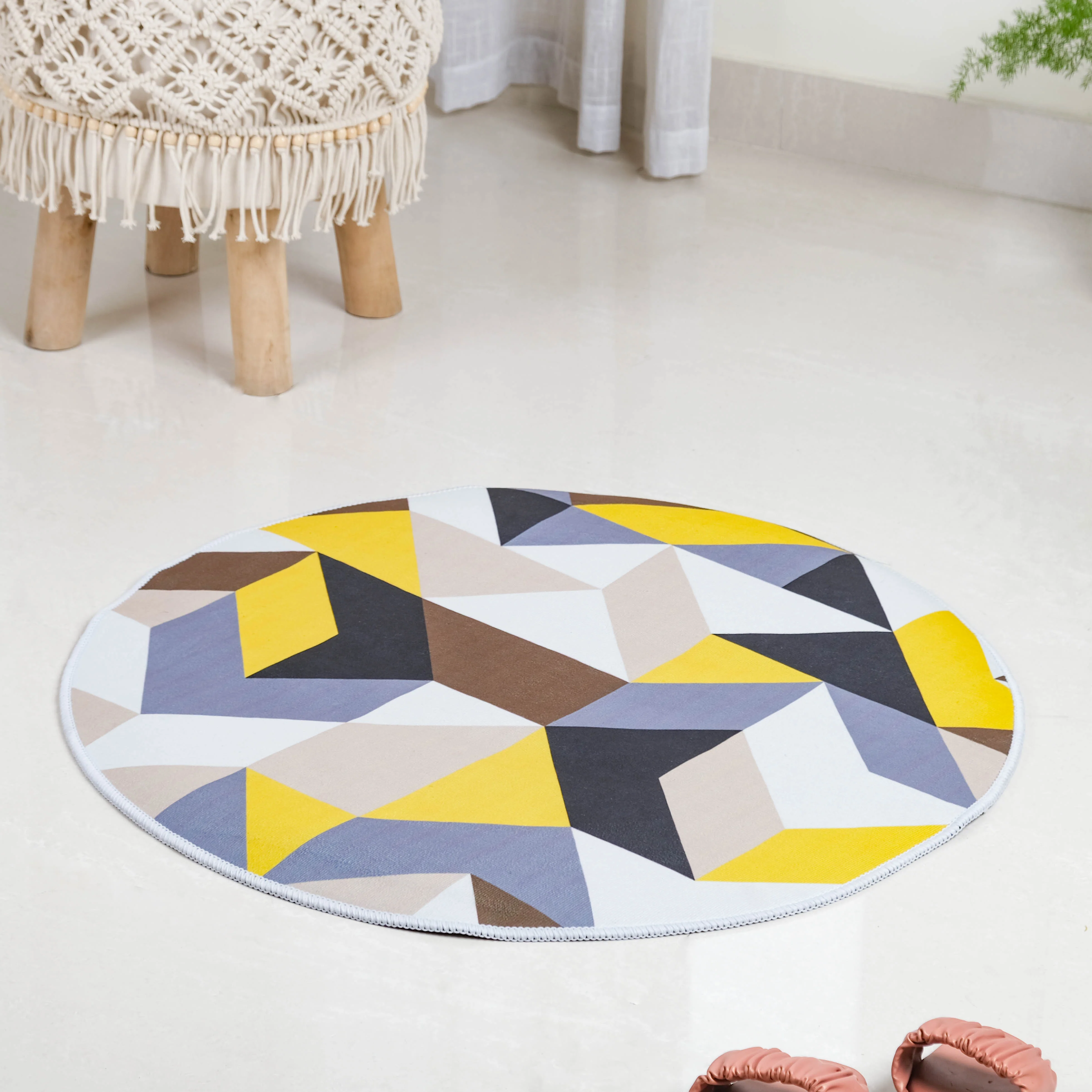 Triangle Pattern Round Rug - Image 7