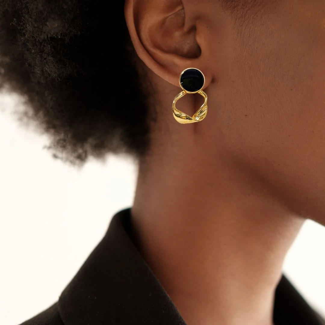 Twisted Grace Earrings Black - Image 2