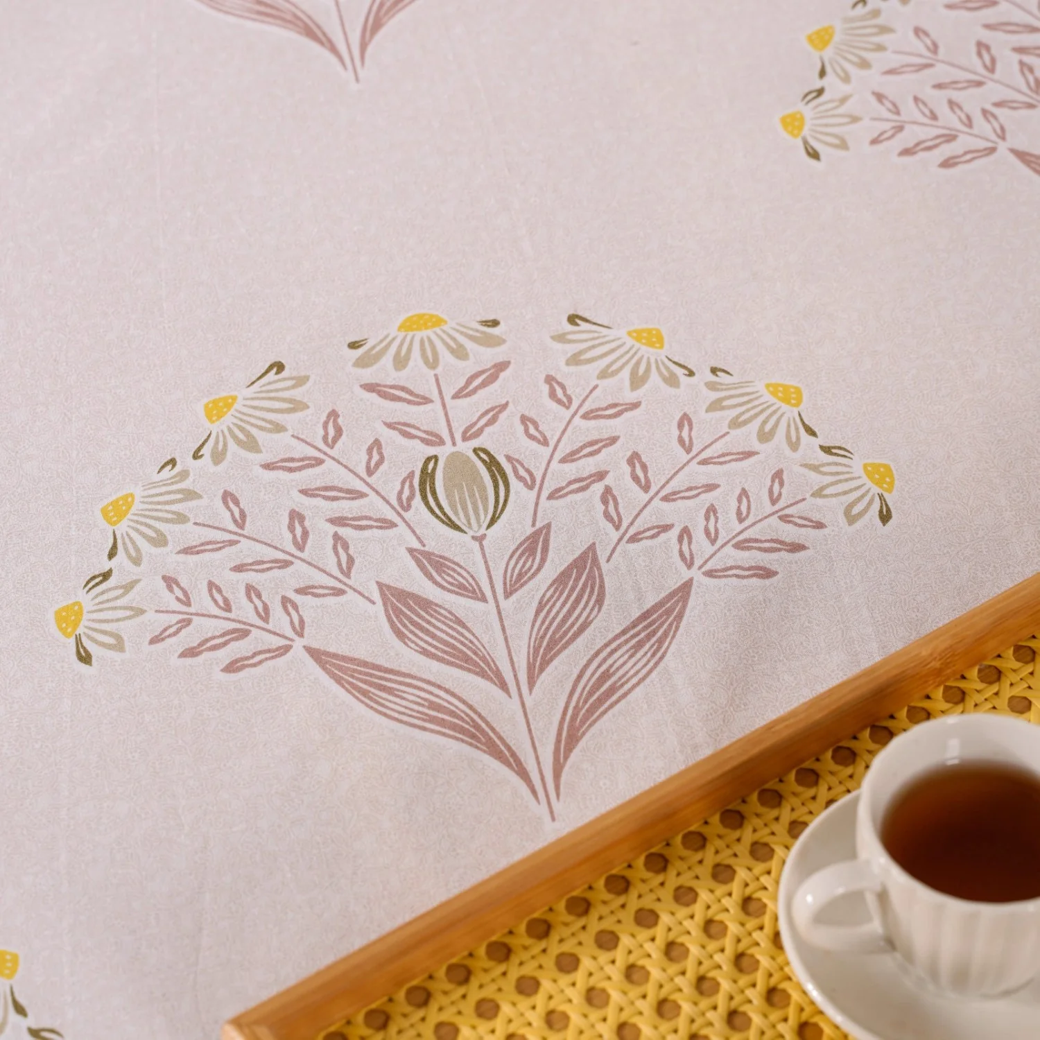 Ultra Soft Daisy 180 TC Pure Cotton Bedding Set Of 3 King Size 275x275 cm - Image 5