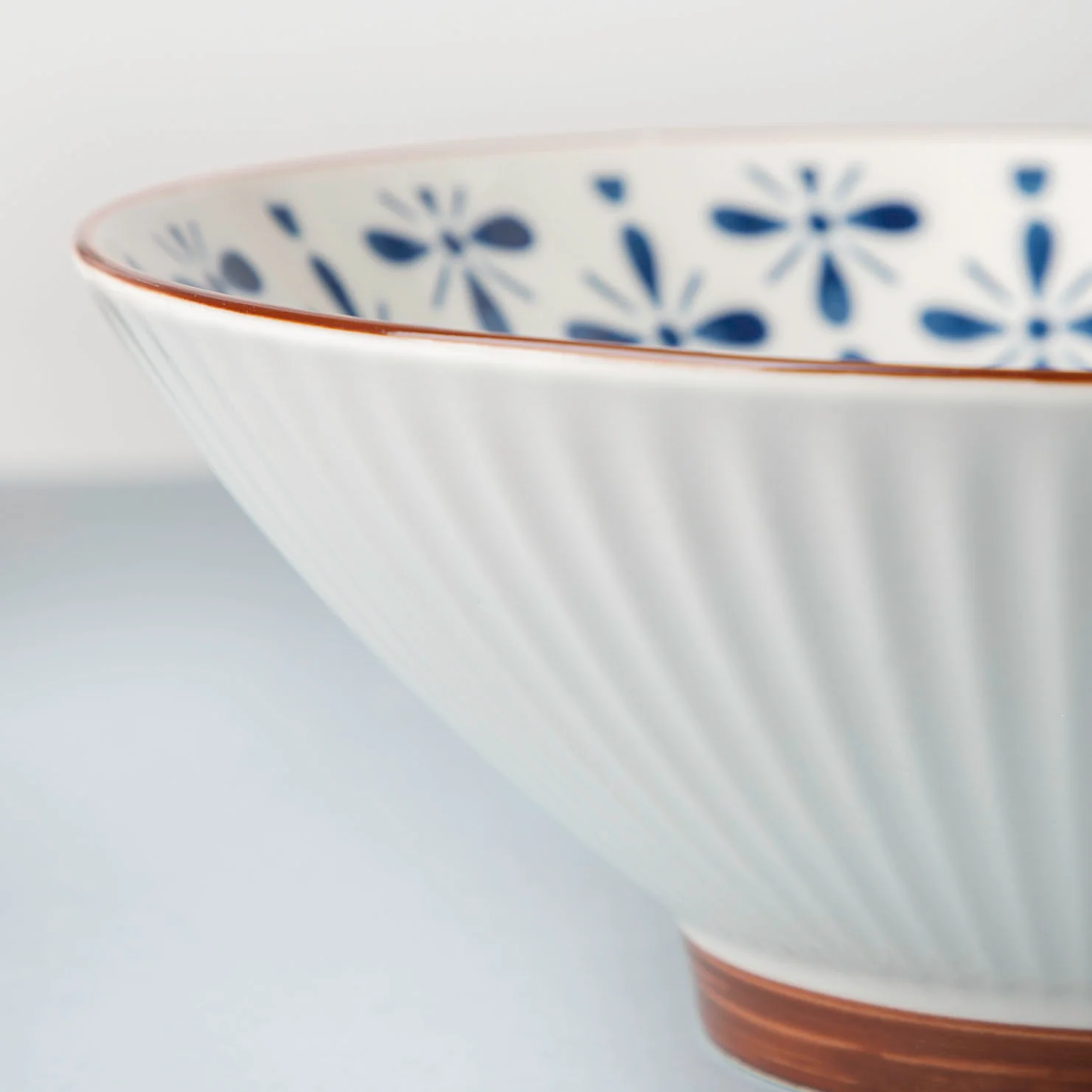 Umai Autumn Floral Ceramic Ramen Bowl Blue And White 900 ml - Image 5