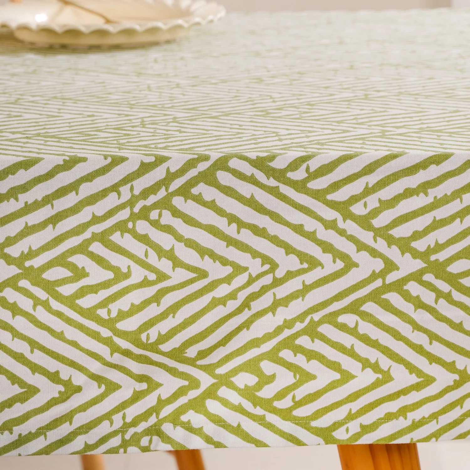 Valley Of Spring 6 Seater Table Cloth Green 217x168cm - Image 7