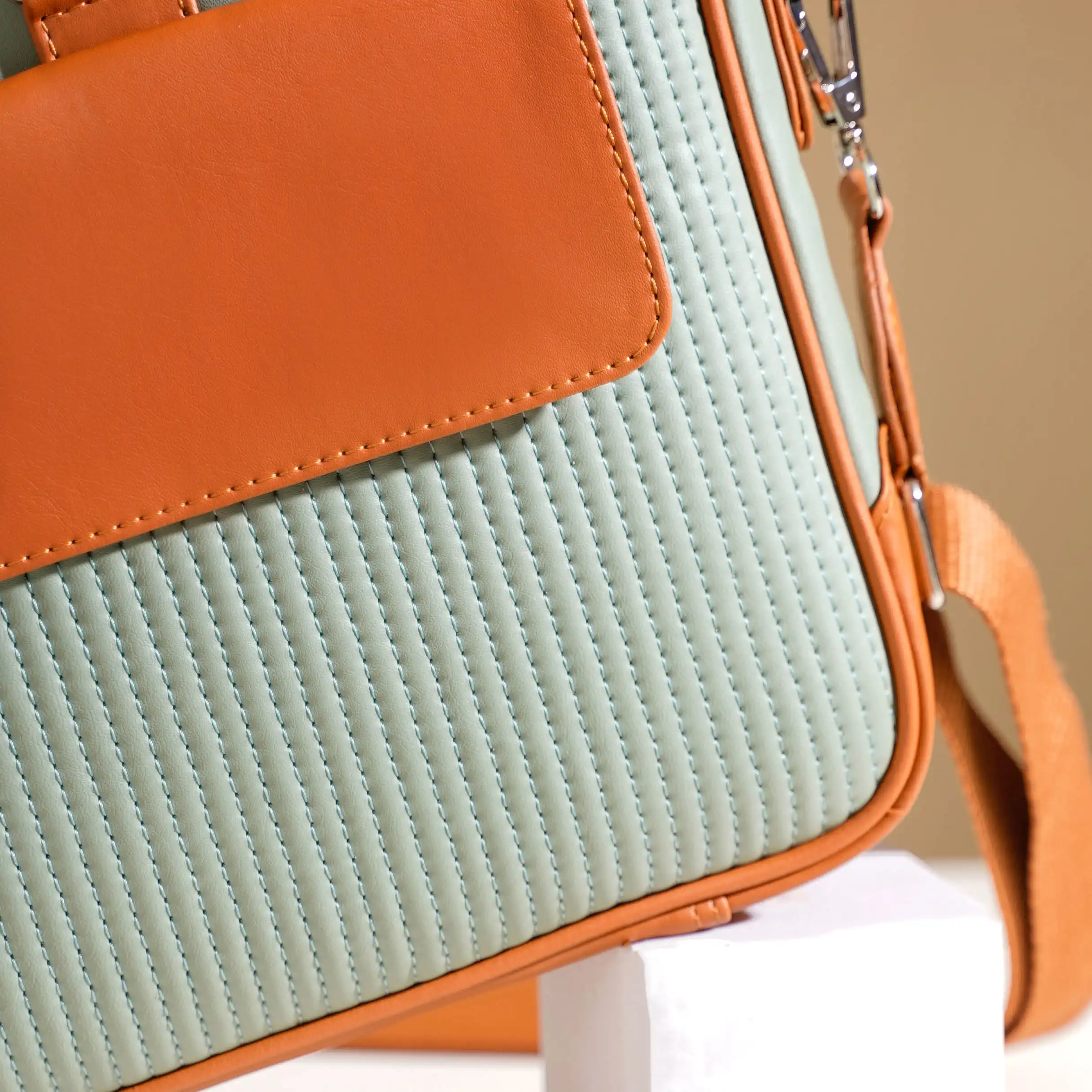 La Fusion Vegan Leather Laptop Organiser Bag 14" x 10" - Image 28